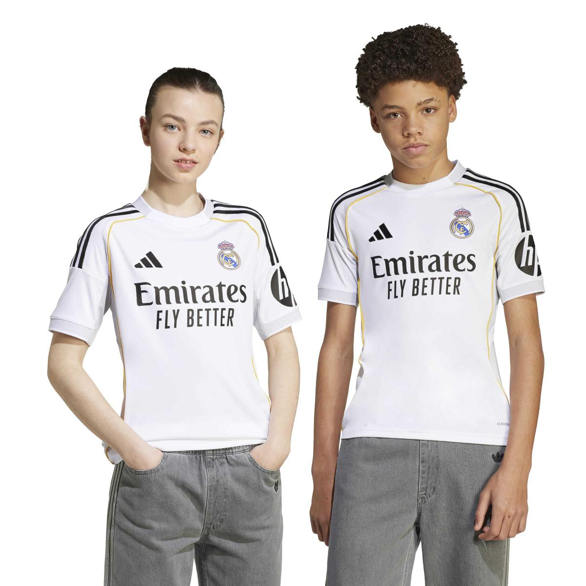 product/2/0/2025_adidas_jn8887_9_apparel_on_model_standard_unisex_pair_shot_white.jpg