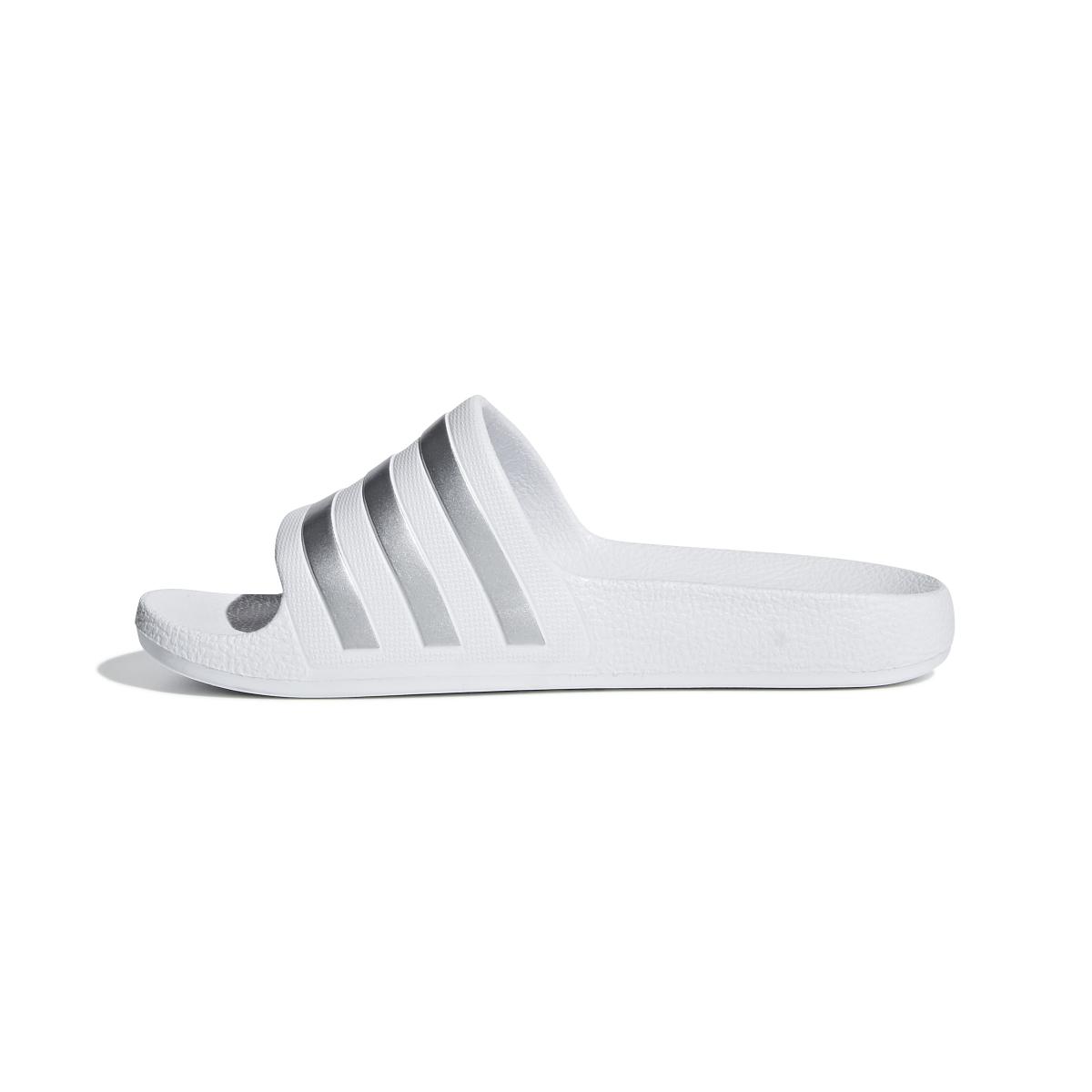 product/a/d/adidas_f35555_5_footwear_photography_side_medial_center_view_white-nw112824.jpg