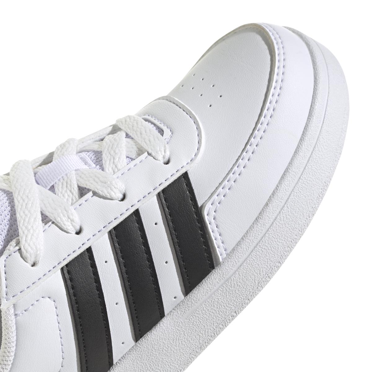 product/a/d/adidas_hp8956_8_footwear_photography_detail_view_1_white-nw052424.jpg
