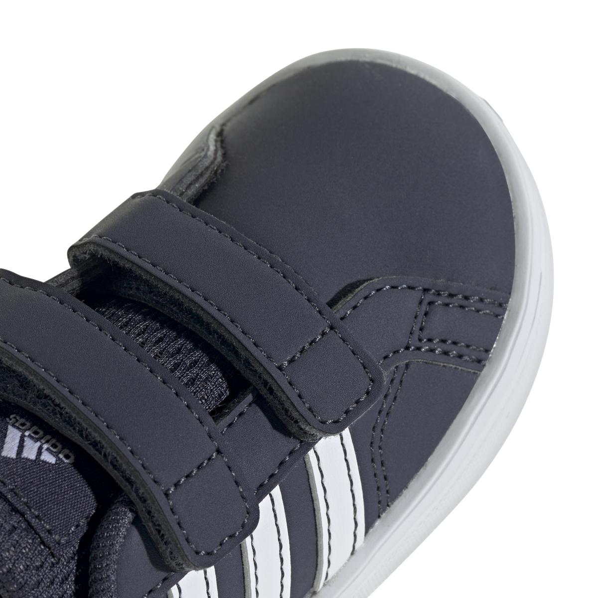product/a/d/adidas_ie8891_9_footwear_photography_detail_view_2_white.jpg