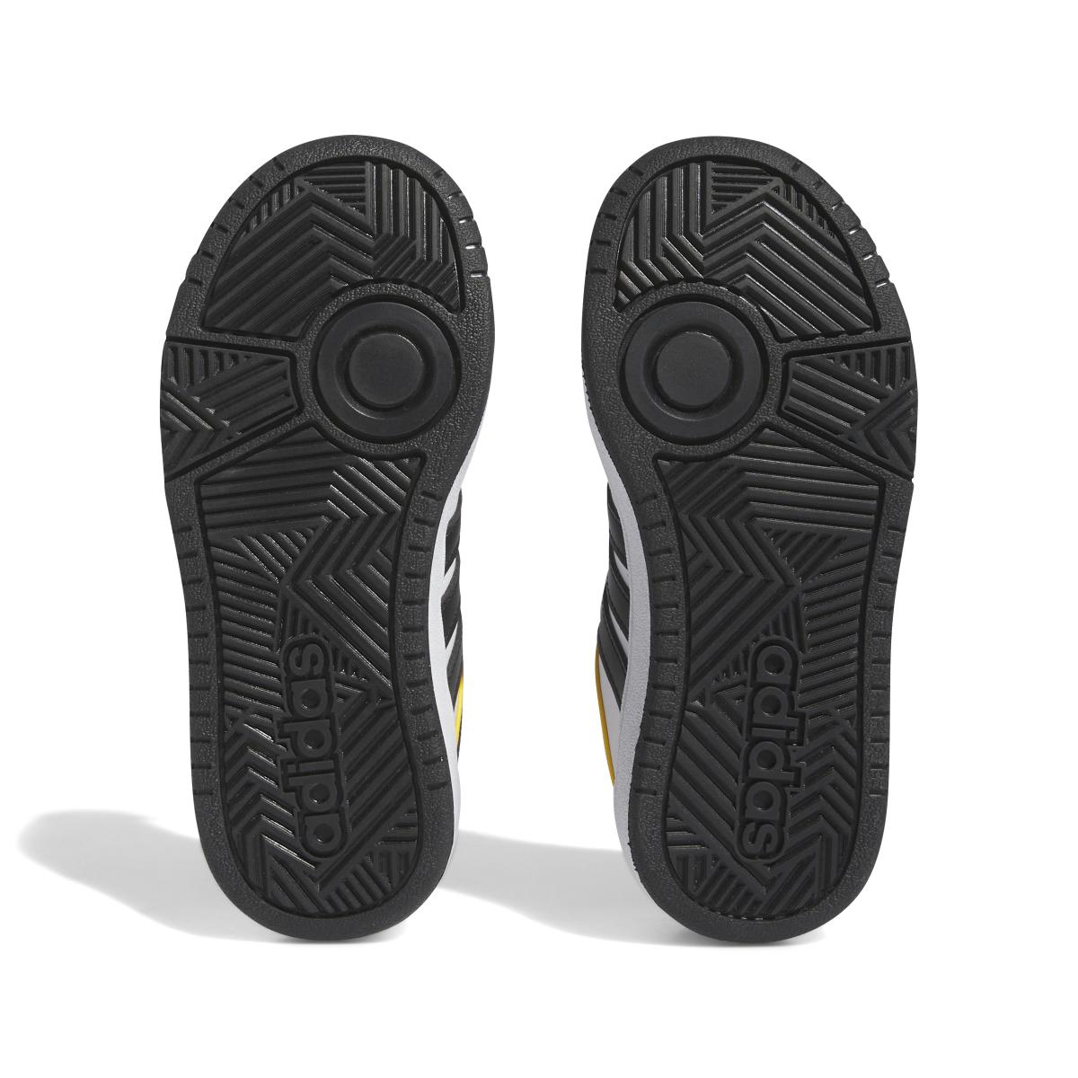 product/a/d/adidas_if2726_4_footwear_photography_bottom_view_white.jpg