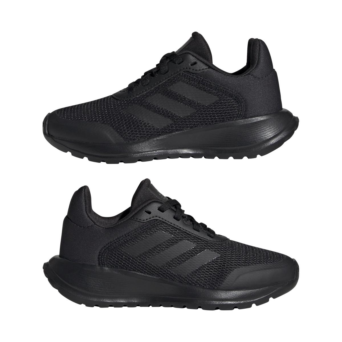 product/a/d/adidas_ig8572_10_footwear_photography_mirrored_pair_view_white.jpg