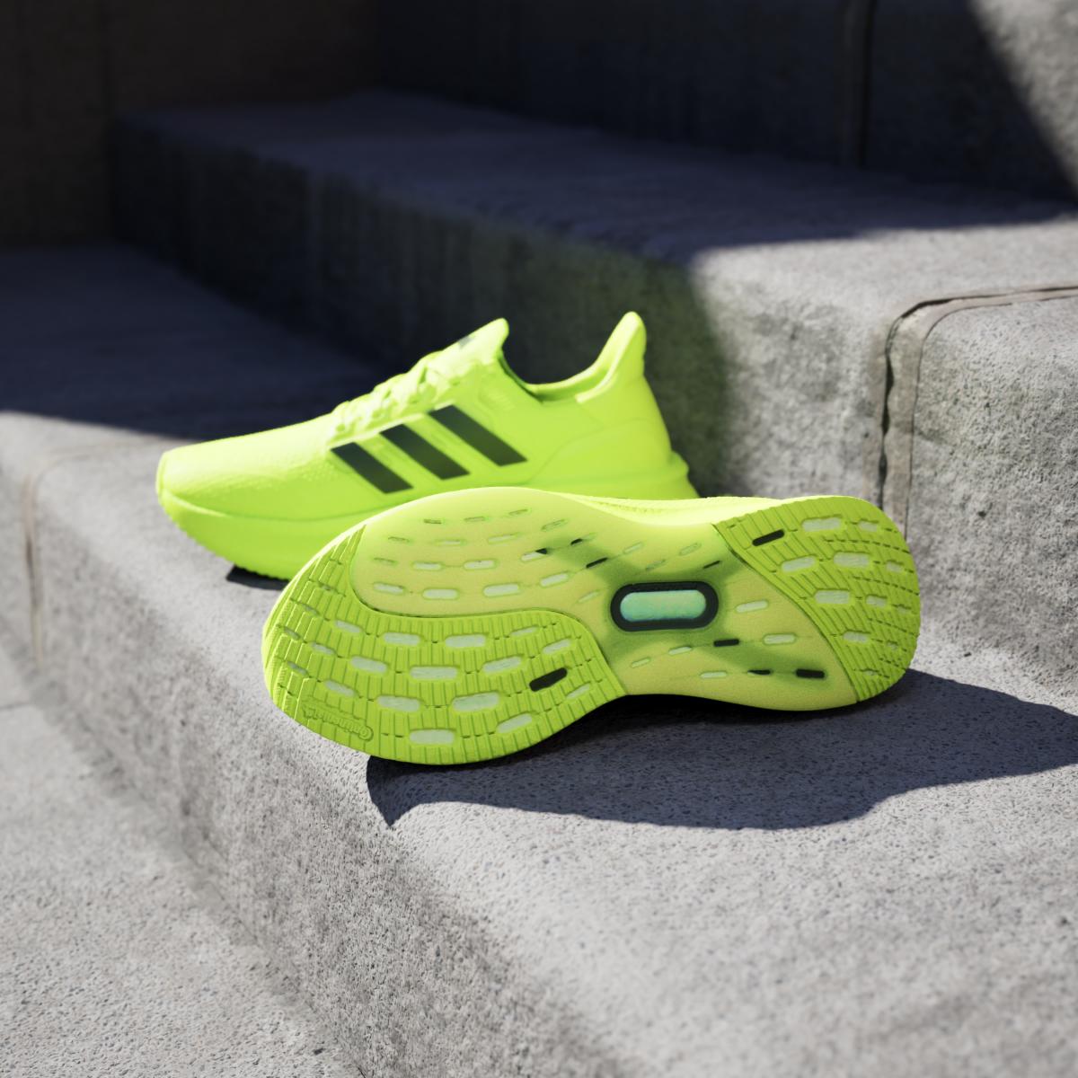 product/a/d/adidas_jh9069_17_footwear_photography_heromrktng_view_4-nw091625.jpg