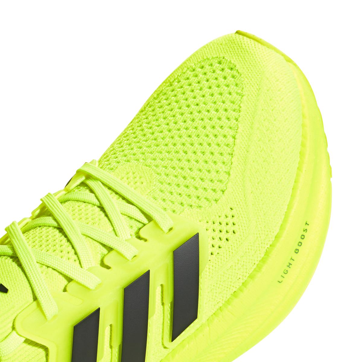 product/a/d/adidas_jh9069_8_footwear_photography_detail_view_1_white-nw091625.jpg