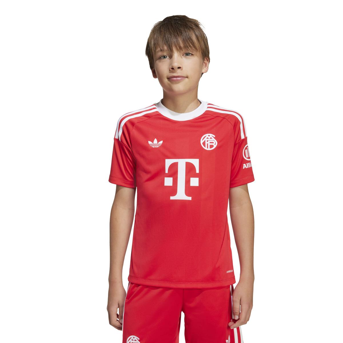 product/a/d/adidas_jp3694_3_apparel_on_model_standard_view_white.jpg