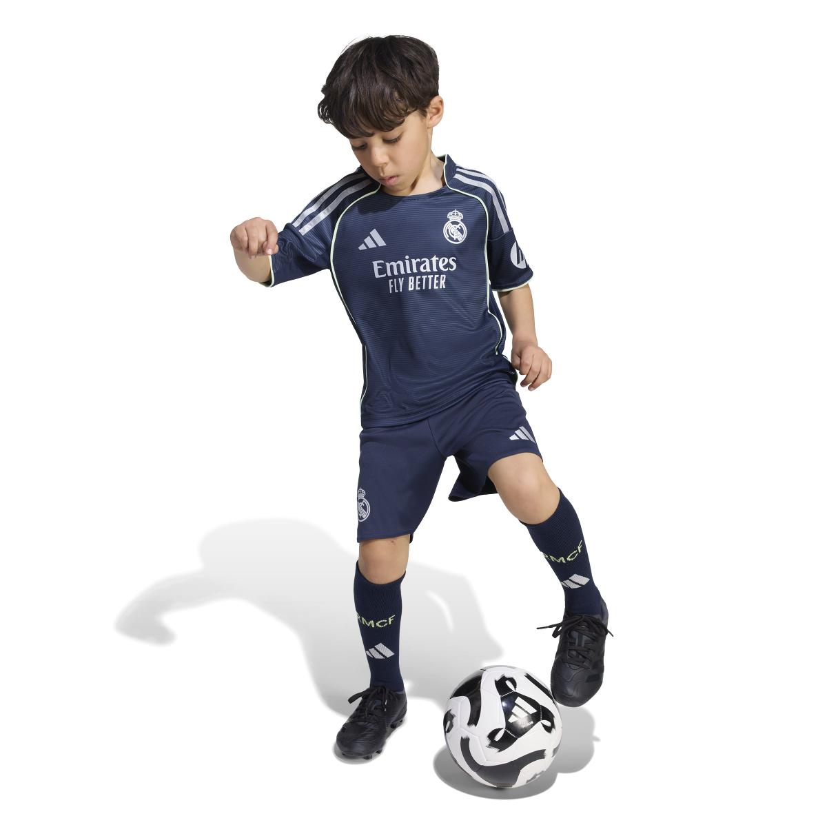 product/a/d/adidas_jp3944_8_apparel_on_model_walking_view_white.jpg