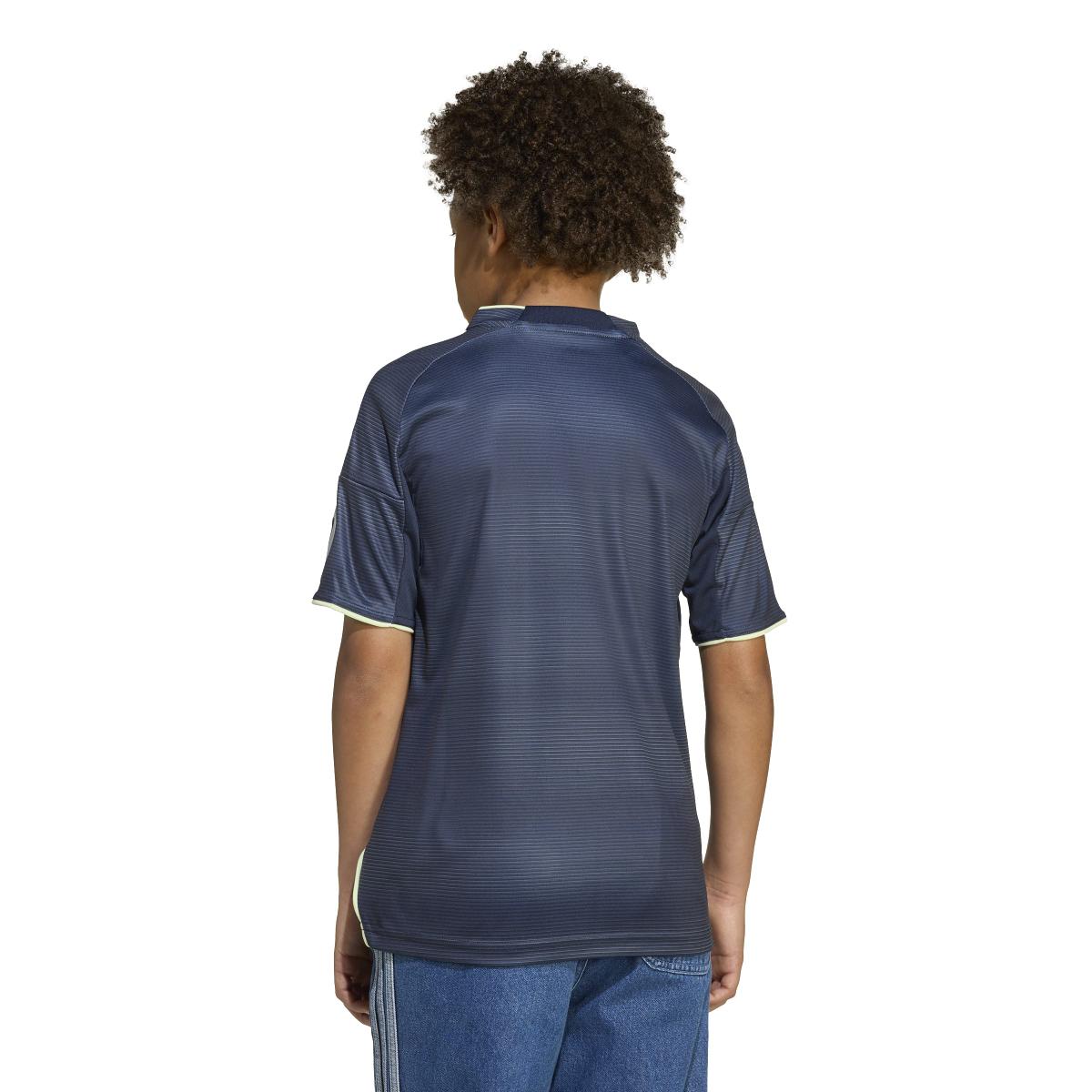 product/a/d/adidas_jp3947_4_apparel_on_model_back_view_white.jpg
