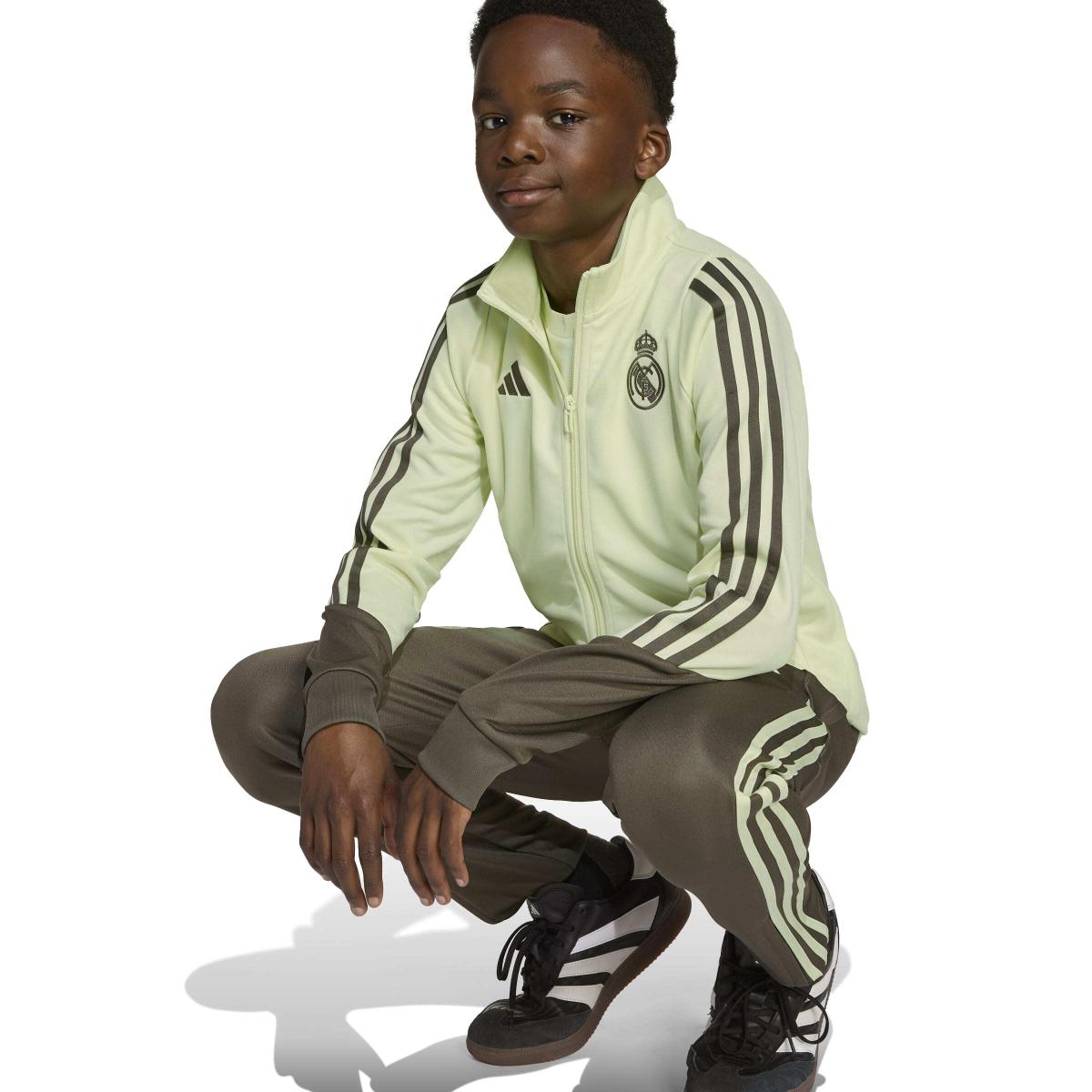 product/a/d/adidas_jp4014_5_apparel_on_model_detail_view_2_white.jpg