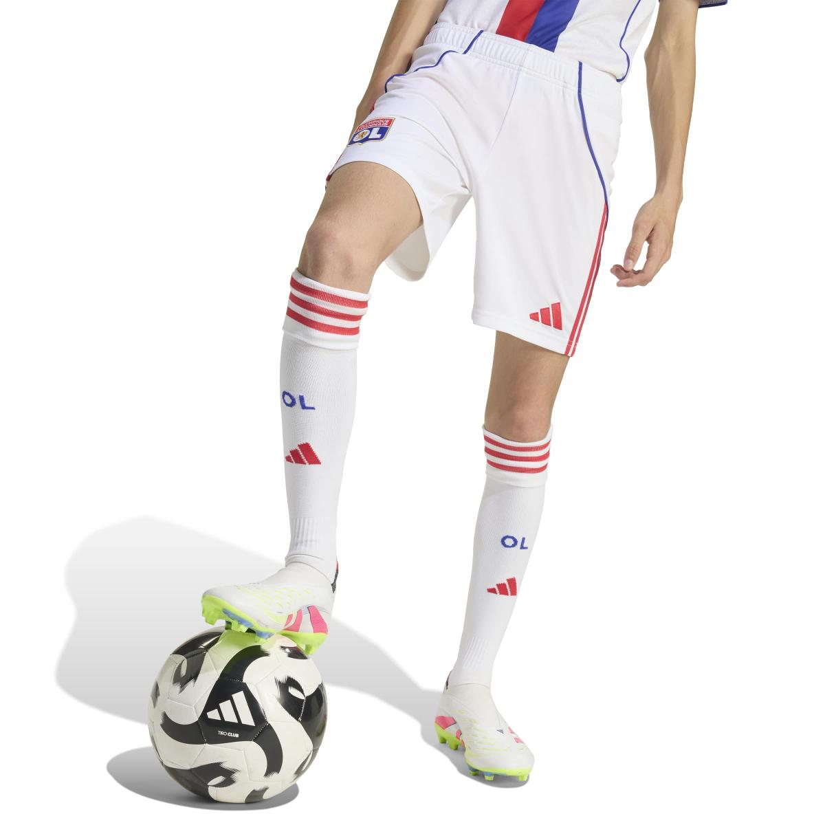 product/a/d/adidas_jp4093_5_apparel_on_model_detail_view_1_white.jpg