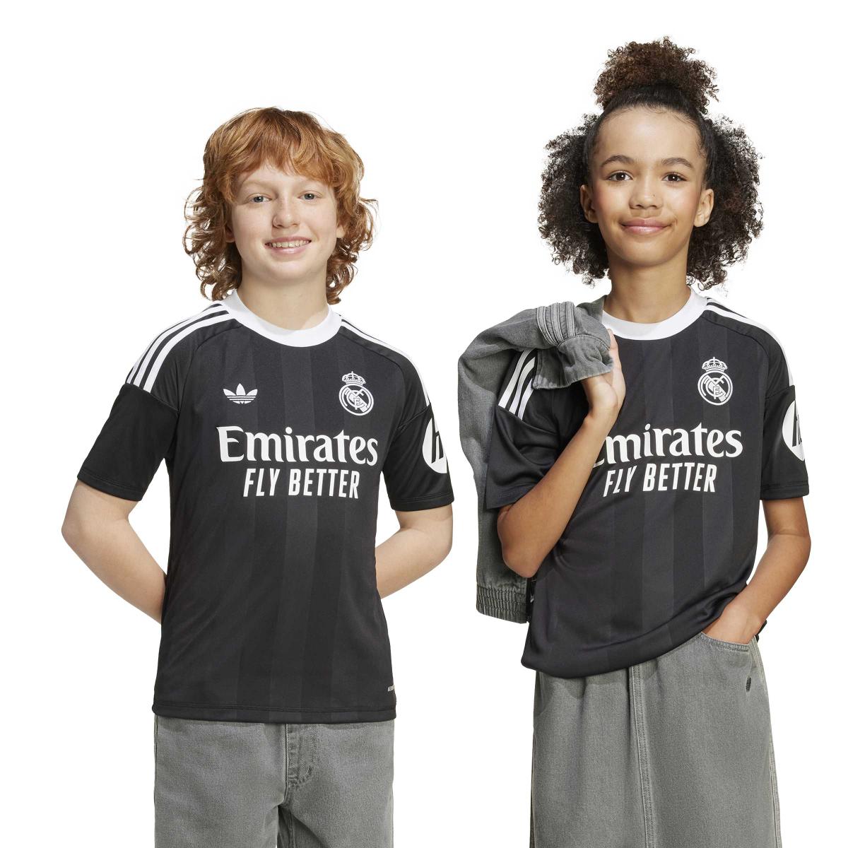 product/a/d/adidas_jp4172_9_apparel_on_model_standard_unisex_pair_shot_white.jpg