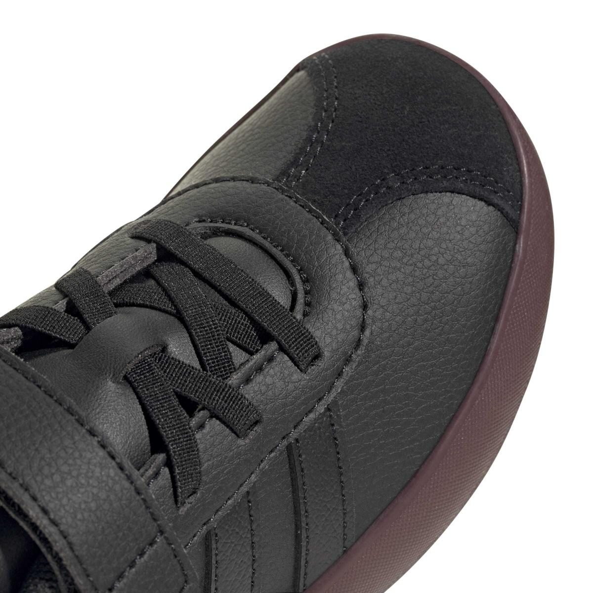 product/a/d/adidas_jp7850_9_footwear_photography_detail_view_2_white-nw091625.jpg