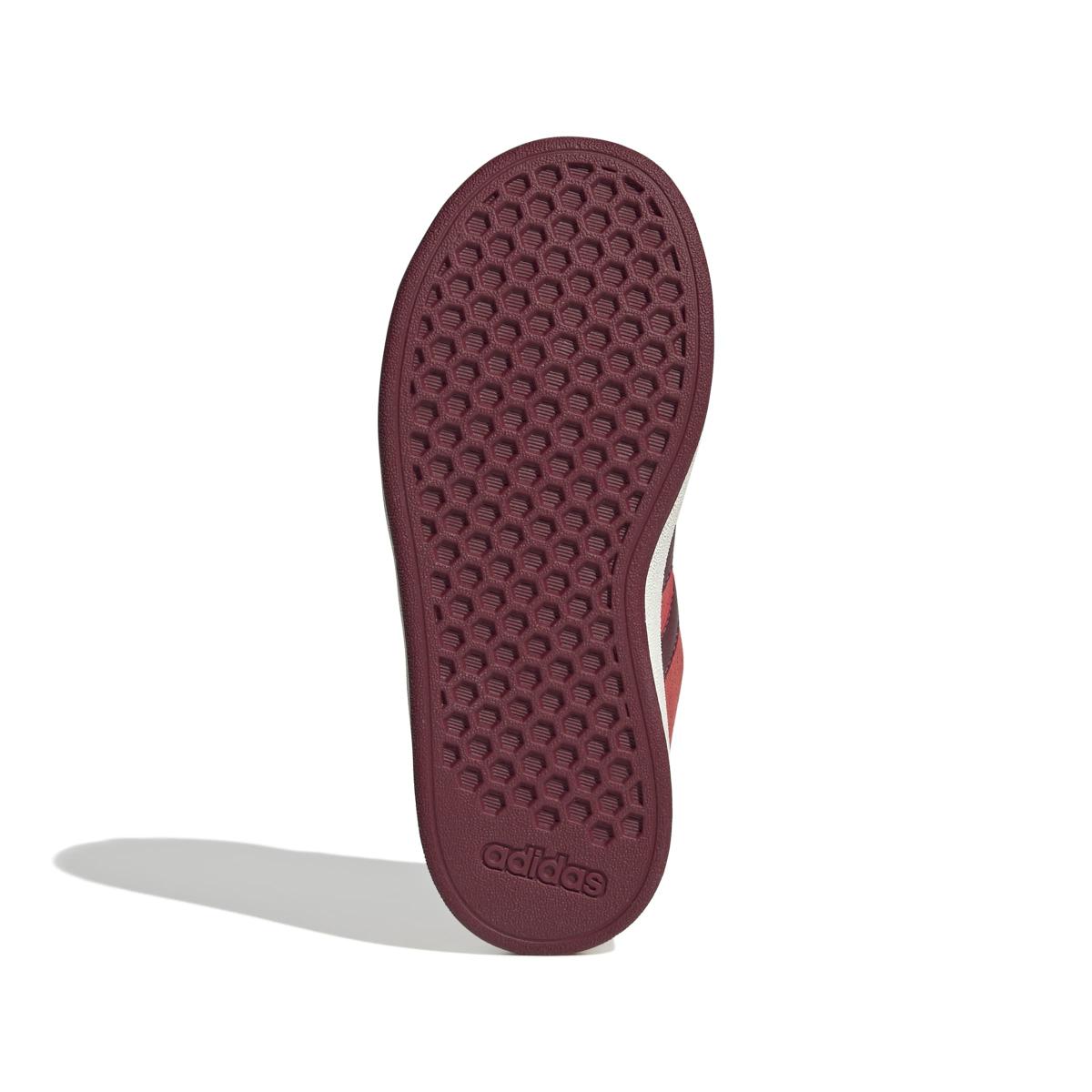 product/a/d/adidas_jq5654_4_footwear_photography_bottom_view_white-nw091625.jpg