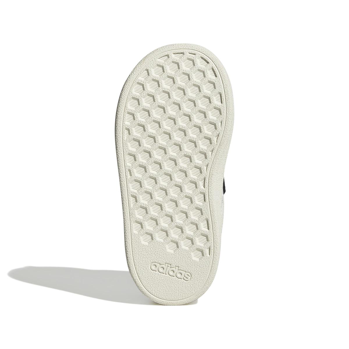 product/a/d/adidas_jr0779_4_footwear_photography_bottom_view_white-nw091625.jpg
