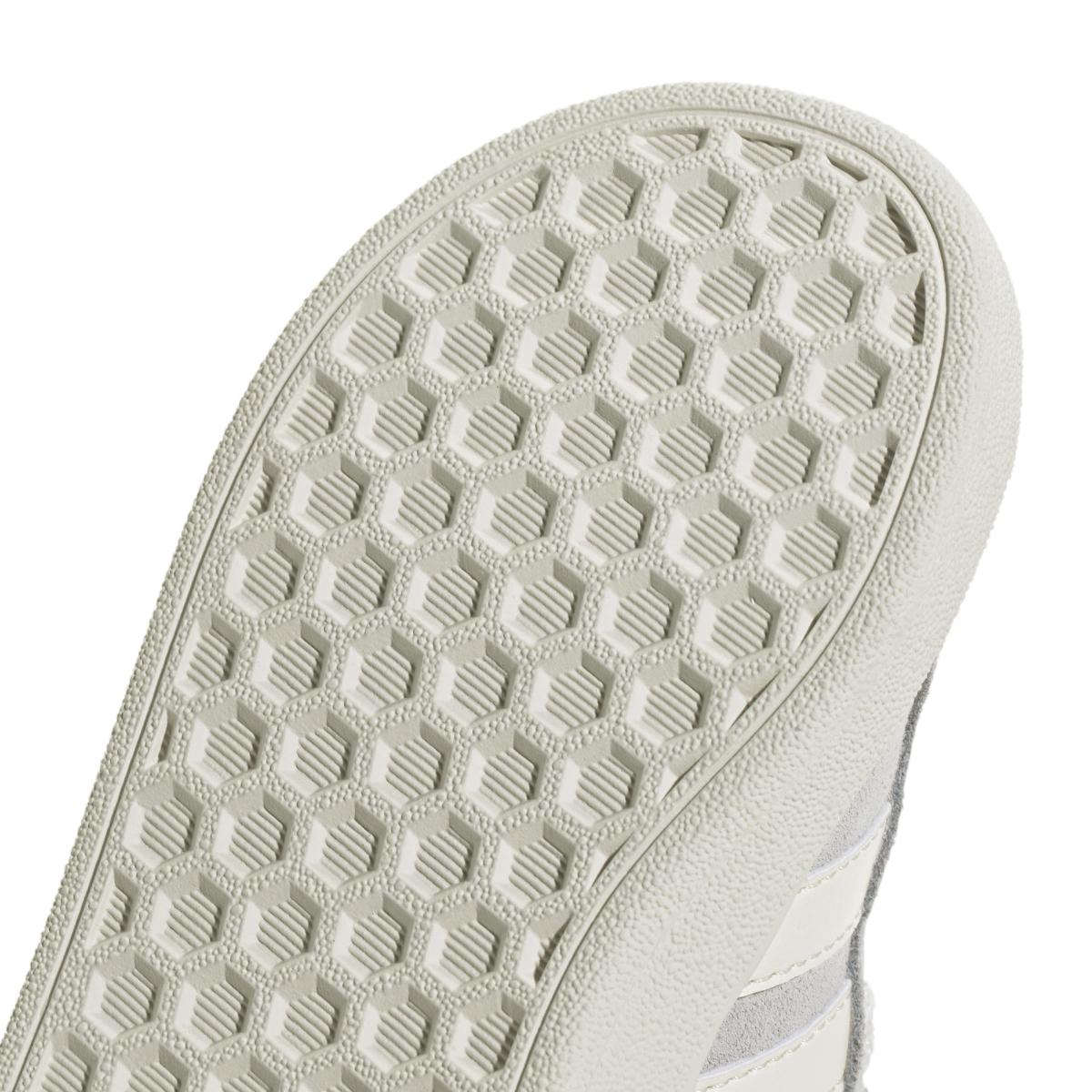 product/a/d/adidas_jr0782_9_footwear_photography_detail_view_2_white-nw091625.jpg