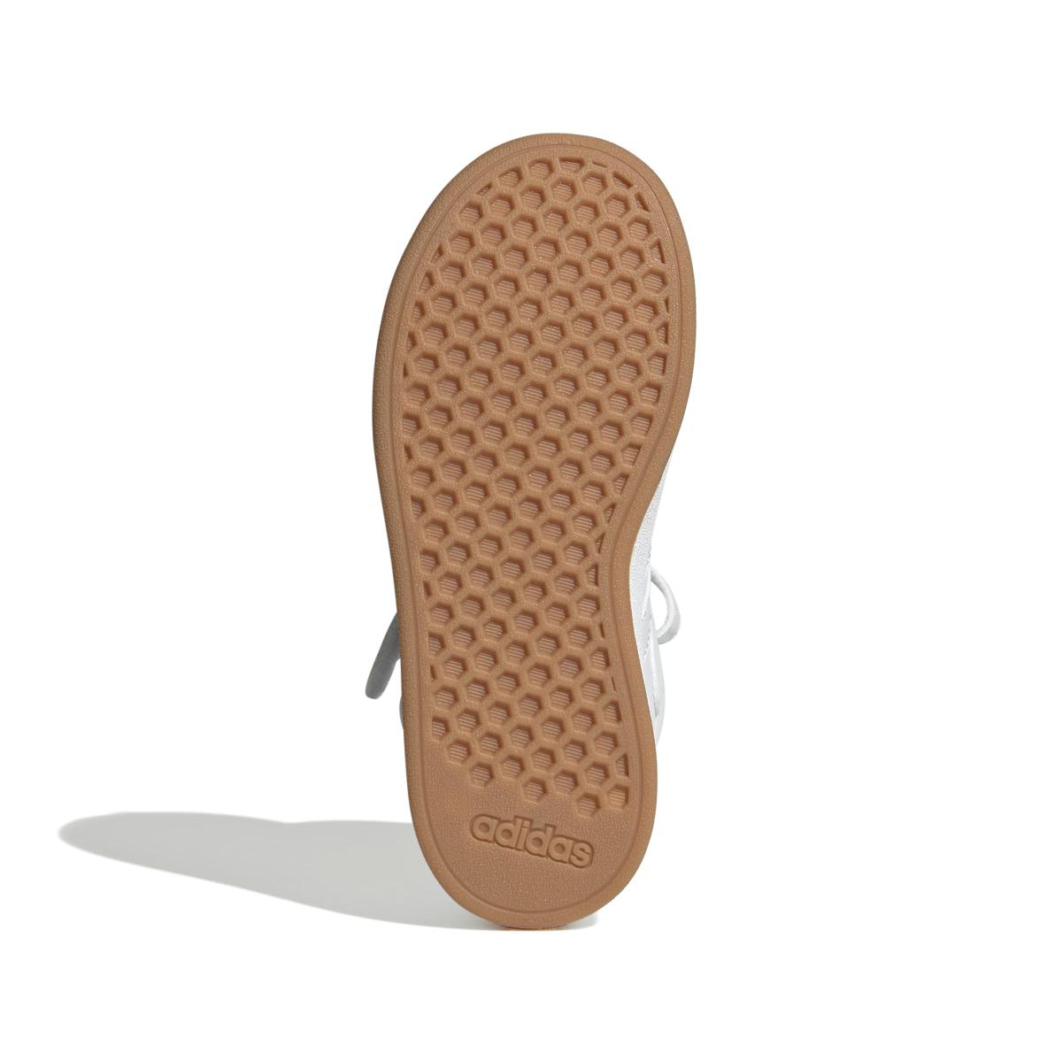 product/a/d/adidas_jr0803_4_footwear_photography_bottom_view_white-nw091625.jpg