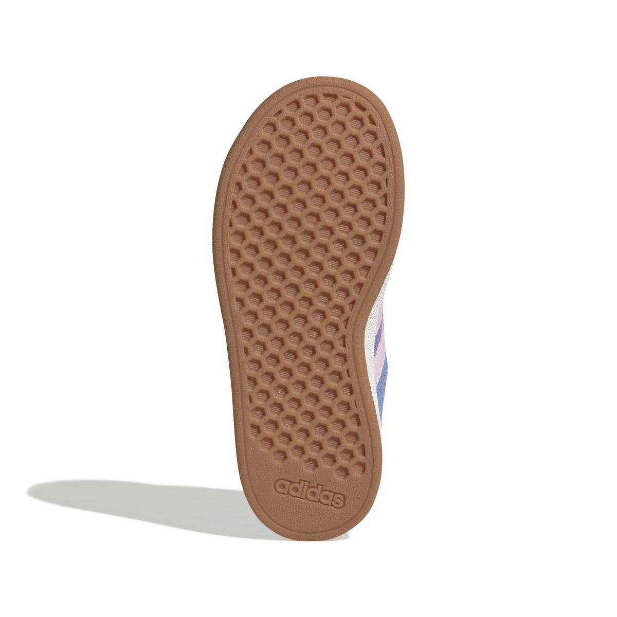 product/a/d/adidas_jr2228_4_footwear_photography_bottom_view_white-nw091625.jpg