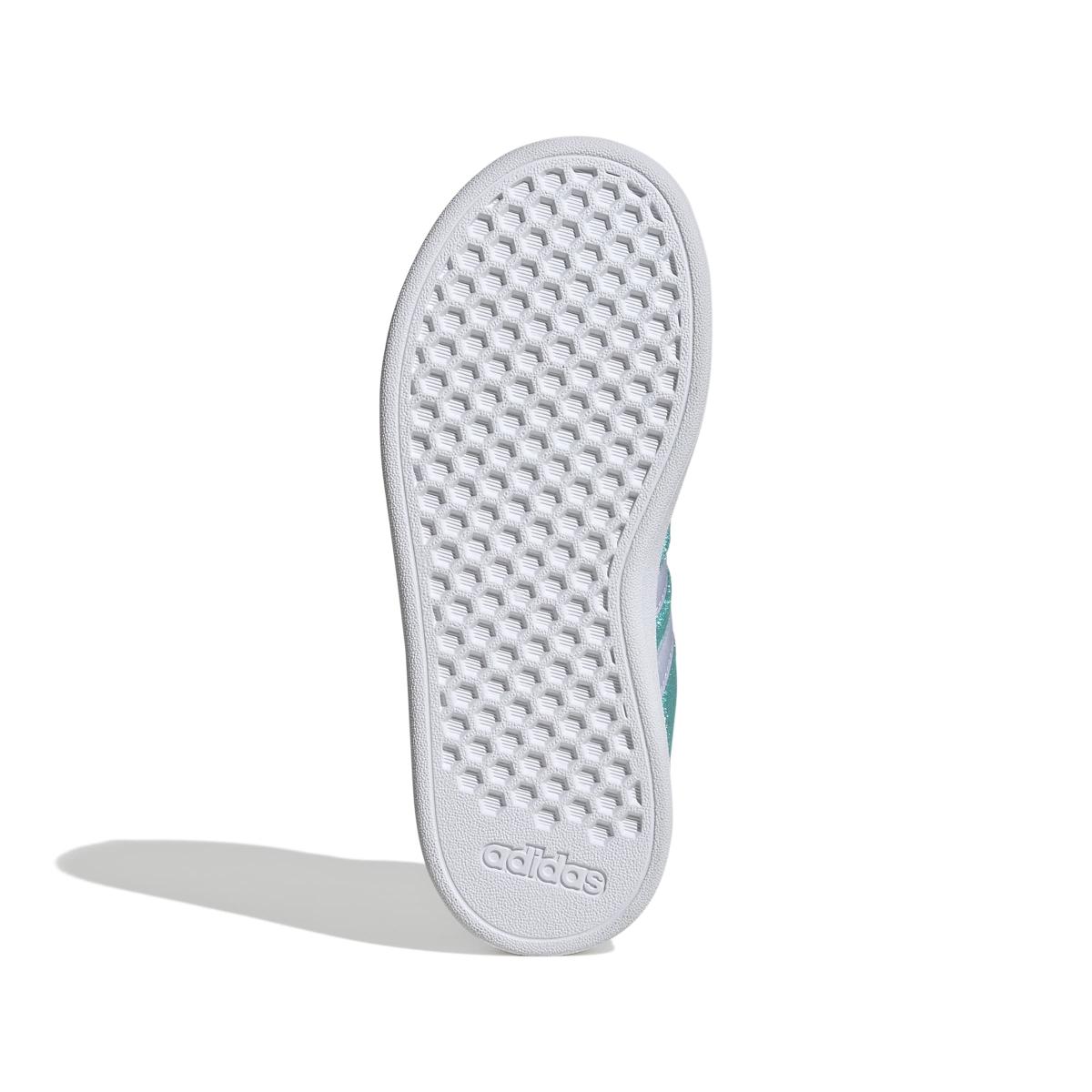 product/a/d/adidas_jr4919_4_footwear_photography_bottom_view_white-nw091725.jpg