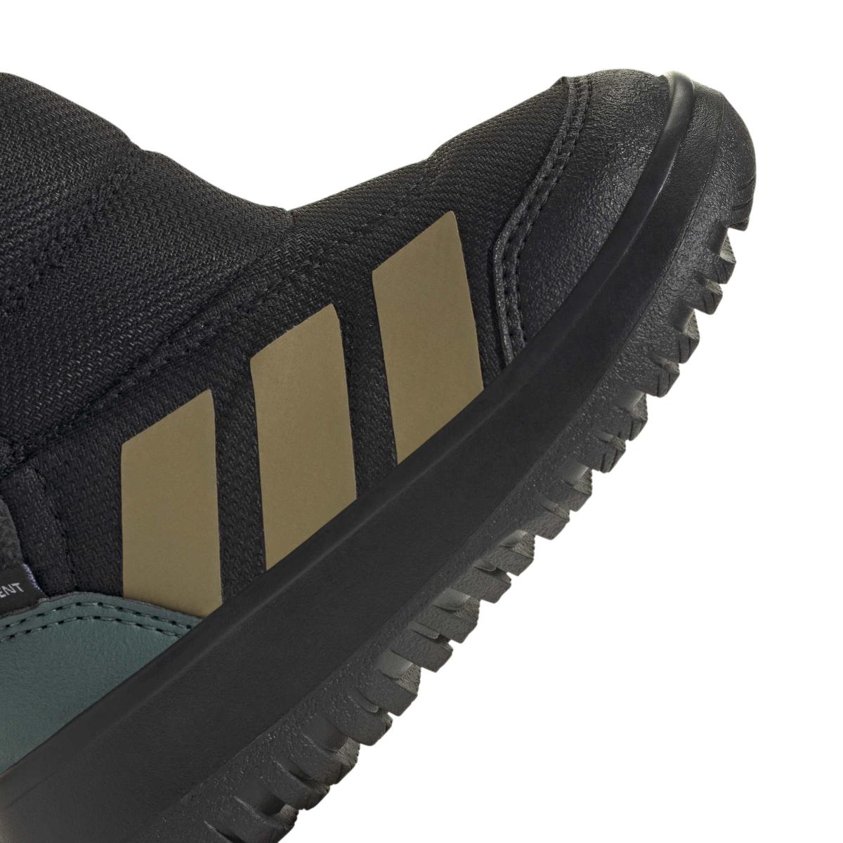 product/a/d/adidas_jr9268_9_footwear_photography_detail_view_2_white-nw091725.jpg