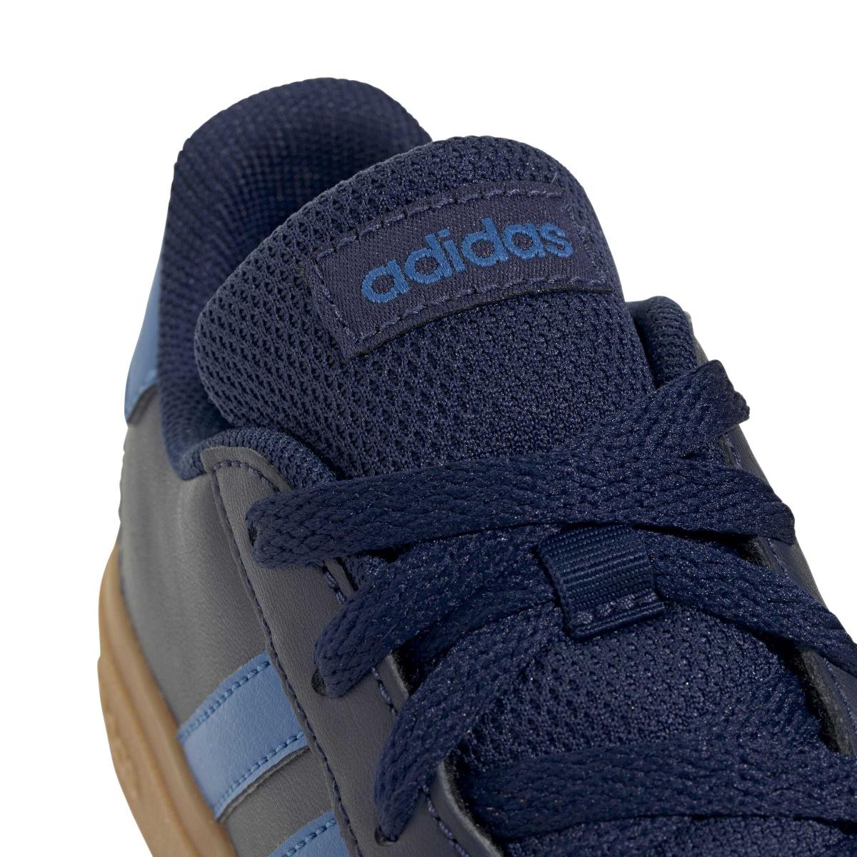 product/a/d/adidas_js4344_8_footwear_photography_detail_view_1_white-nw091725.jpg
