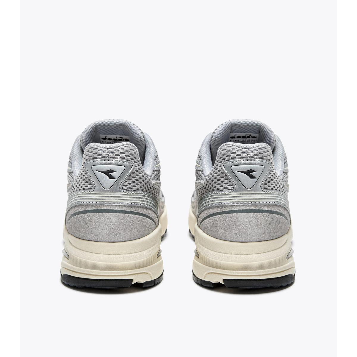 product/d/i/diadora_501.180880-75041_marron_3.jpg