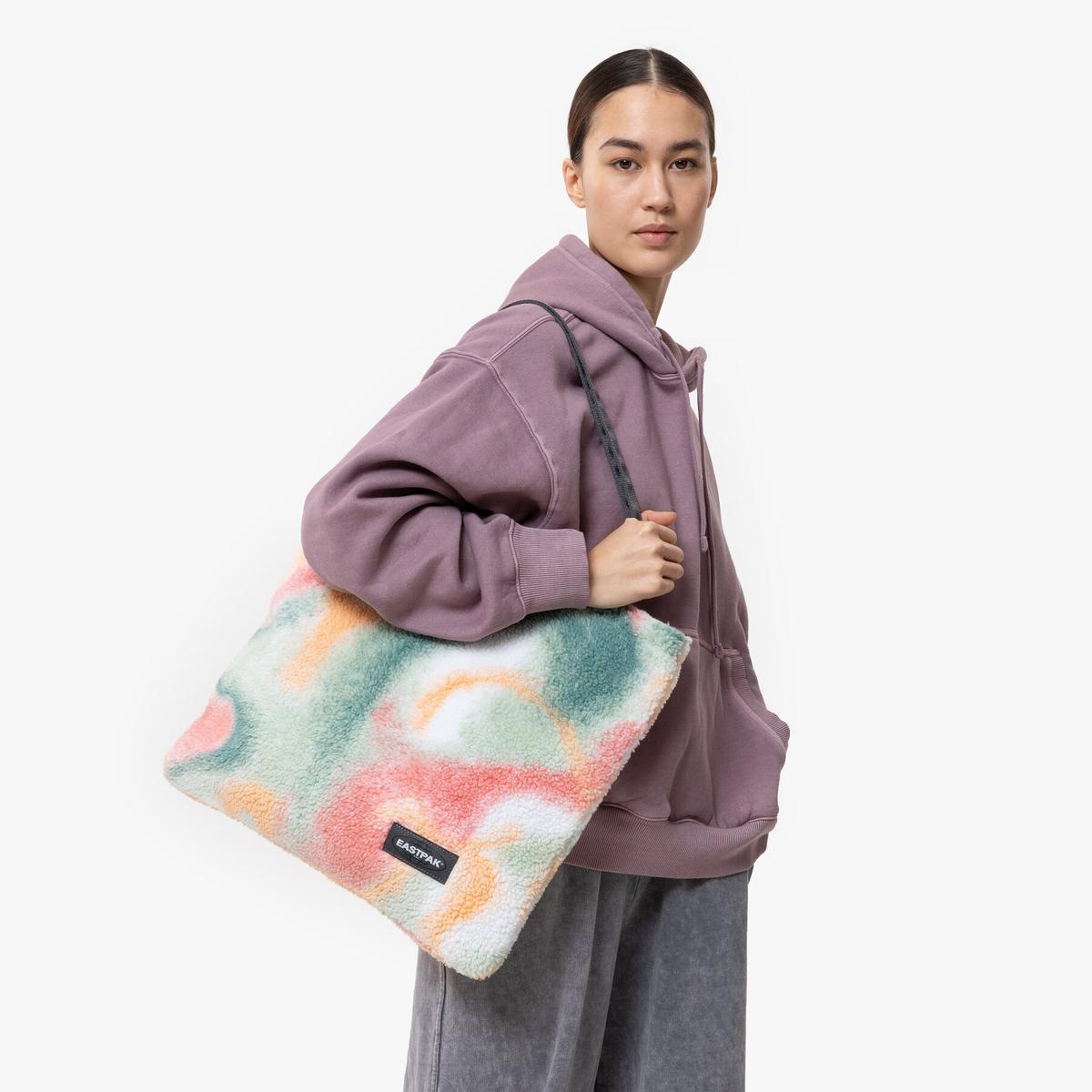 product/e/a/eastpak_ek0a5bck7o4_shear-dye_5.jpg