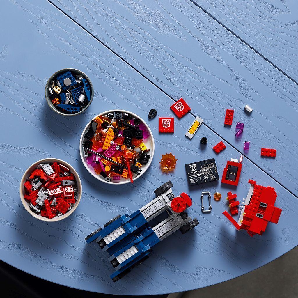 product/l/e/lego_a2202647_rouge-noir-bleu-gris_4.jpg