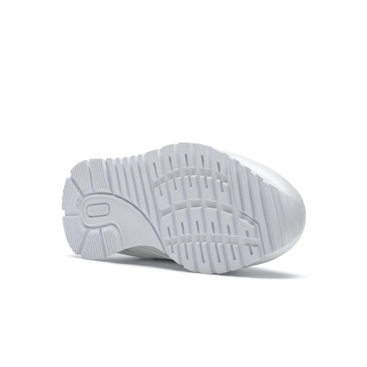 product/r/e/reebok-classics_dv4615_4_footwear_photography_bottom_view_white_000.jpg