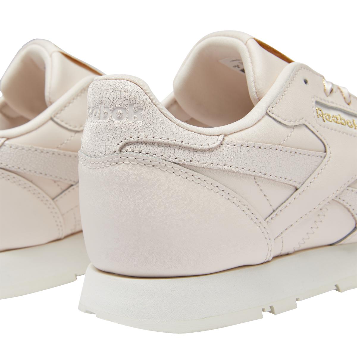 product/r/e/reebok-classics_dv9630_8_footwear_photography_detail_view_2_white_000.jpg