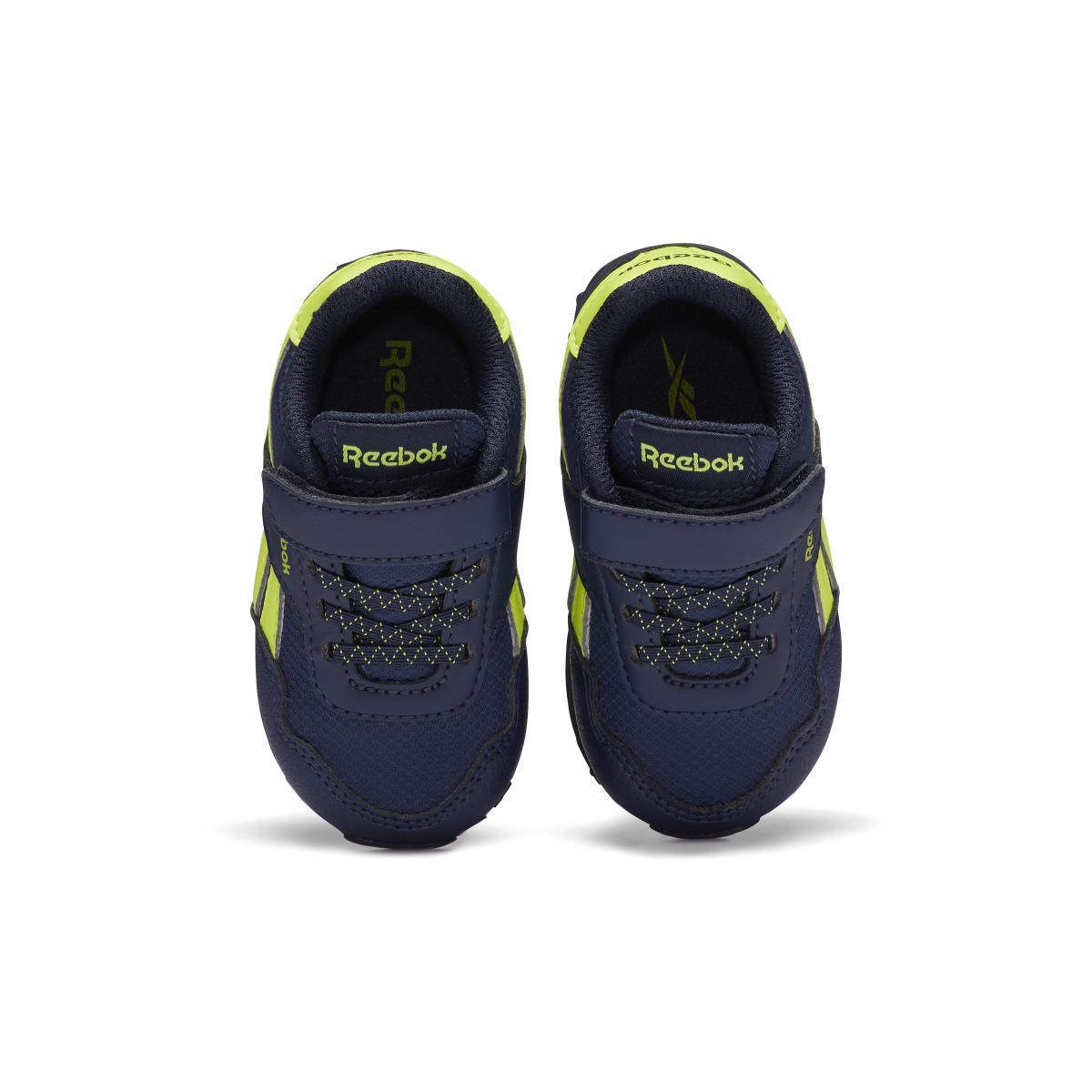 product/r/e/reebok-classics_g58295_2_footwear_photography_top_portrait_view_white_000.jpg