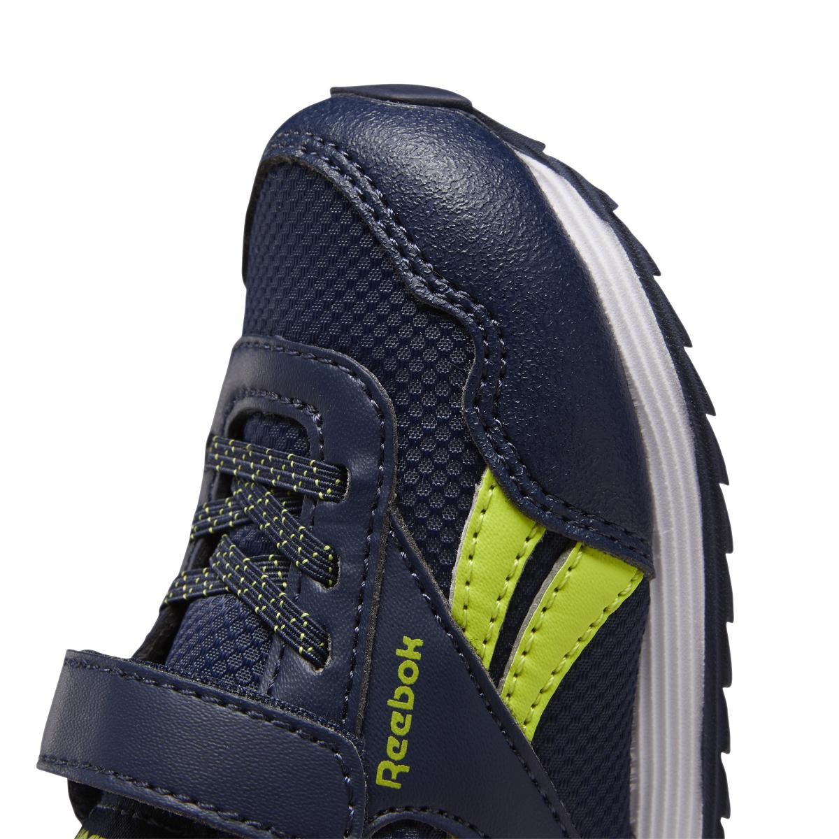 product/r/e/reebok-classics_g58295_8_footwear_photography_detail_view_2_white_000.jpg
