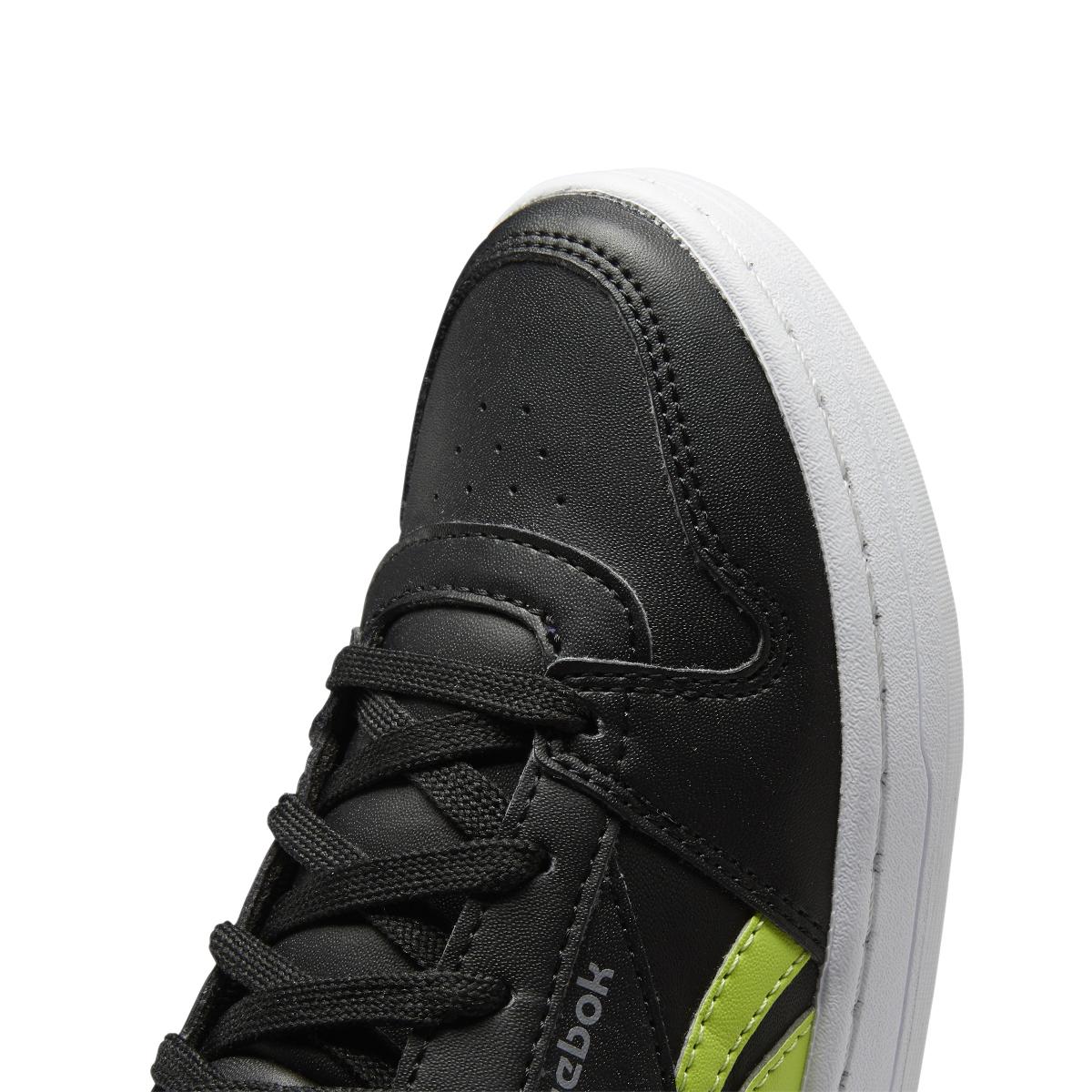 product/r/e/reebok-classics_g58519_8_footwear_photography_detail_view_2_white_000.jpg