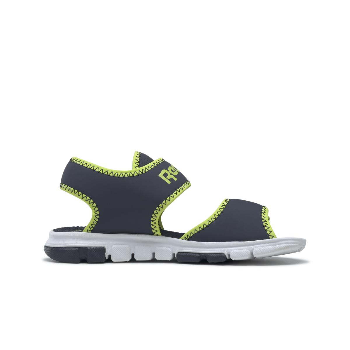 product/r/e/reebok_gw0023_4_footwear_photography_side_medial_center_view_white_000.jpg