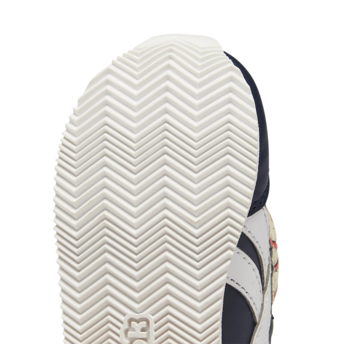 product/r/e/reebok_gw7760_8_footwear_photography_detail_view_2_white_000.jpg