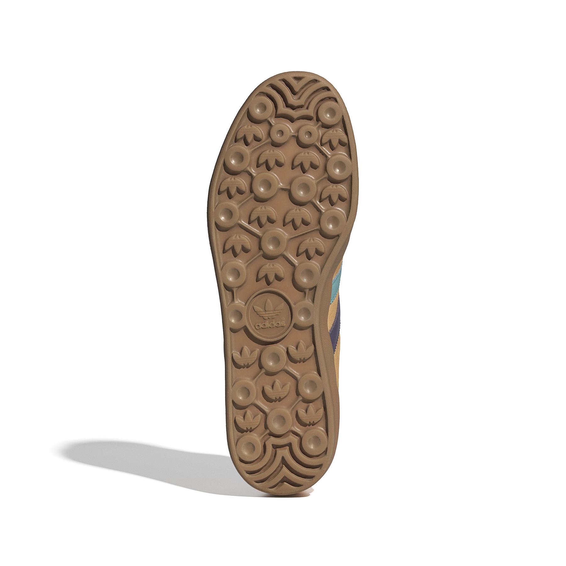 product/2/0/2025_08_adidas_ig1636_4_footwear_photography_bottom_view_white.jpg