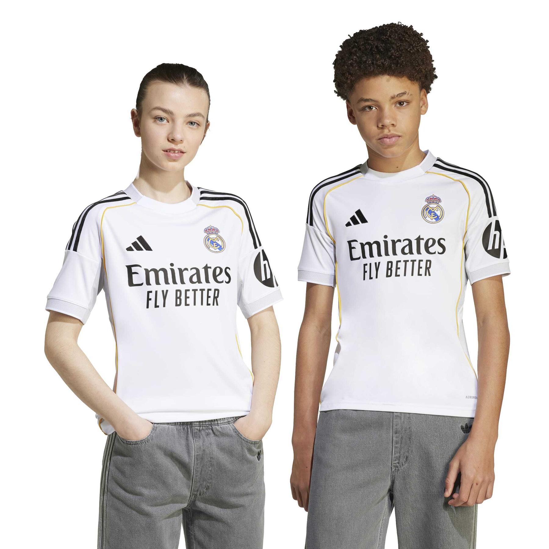 product/2/0/2025_adidas_jn8887_9_apparel_on_model_standard_unisex_pair_shot_white.jpg