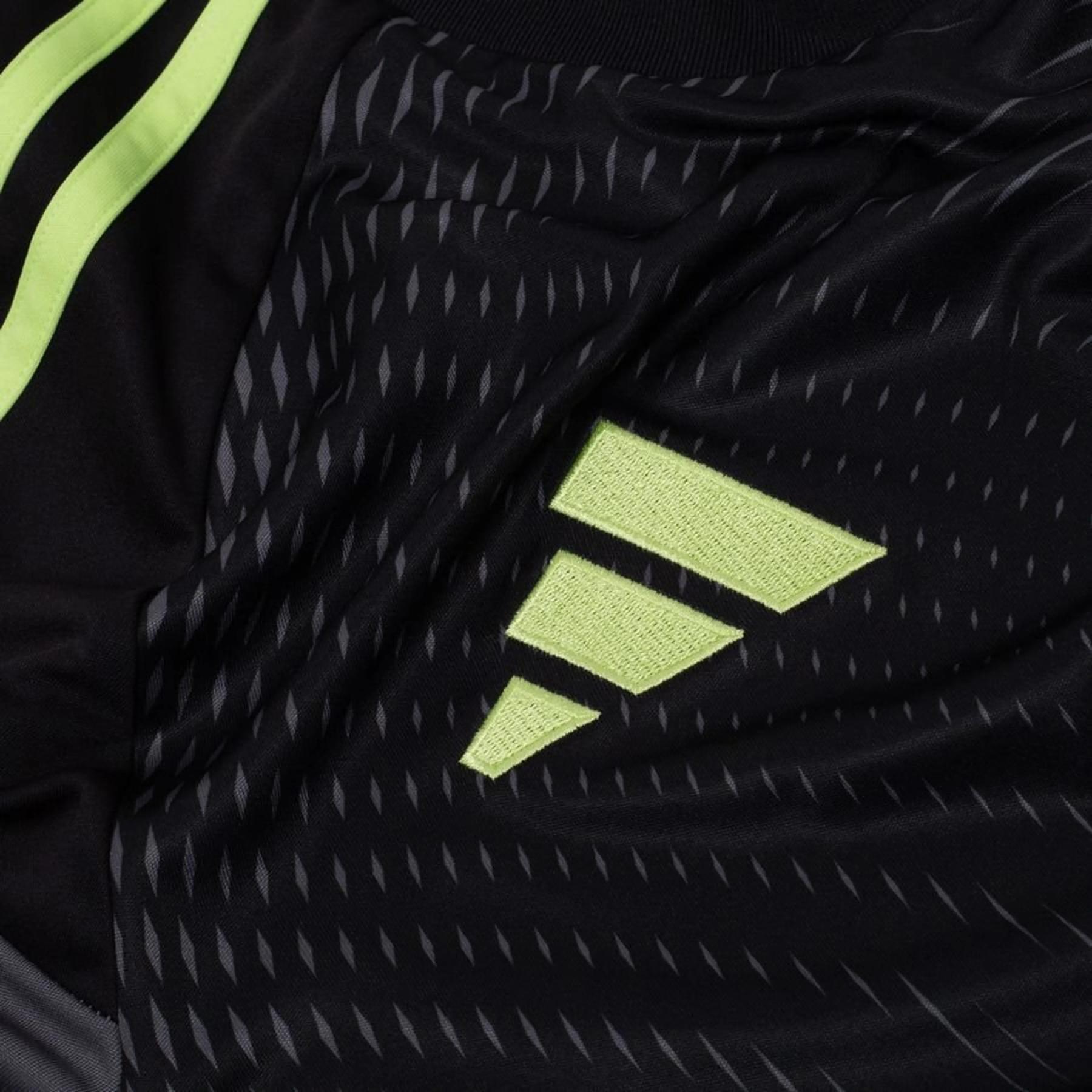 product/2/0/2025_adidas_jp3009_04.jpg