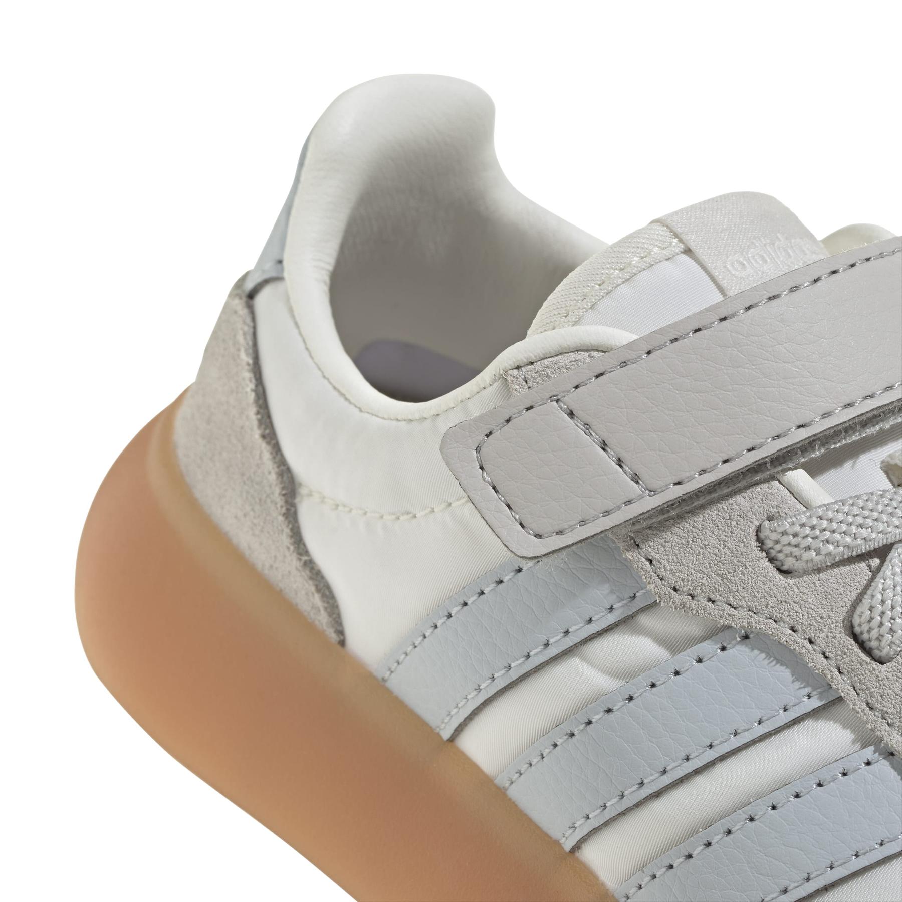 product/2/0/2025_adidas_jr0771_9_footwear_photography_detail_view_2_white.jpg