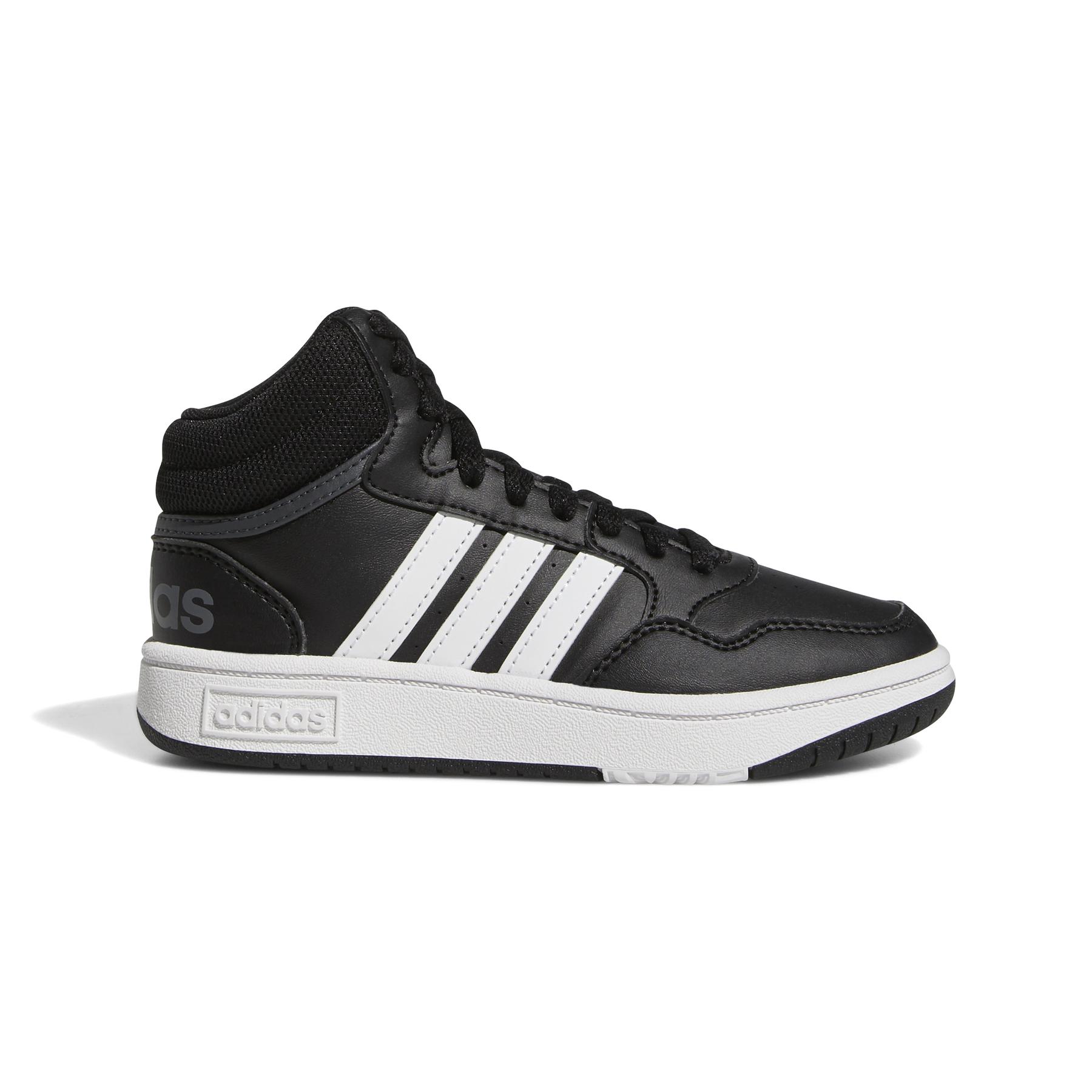 product/a/d/adidas-originals_gw0402_1_footwear_photography_side_lateral_center_view_white_000.jpg