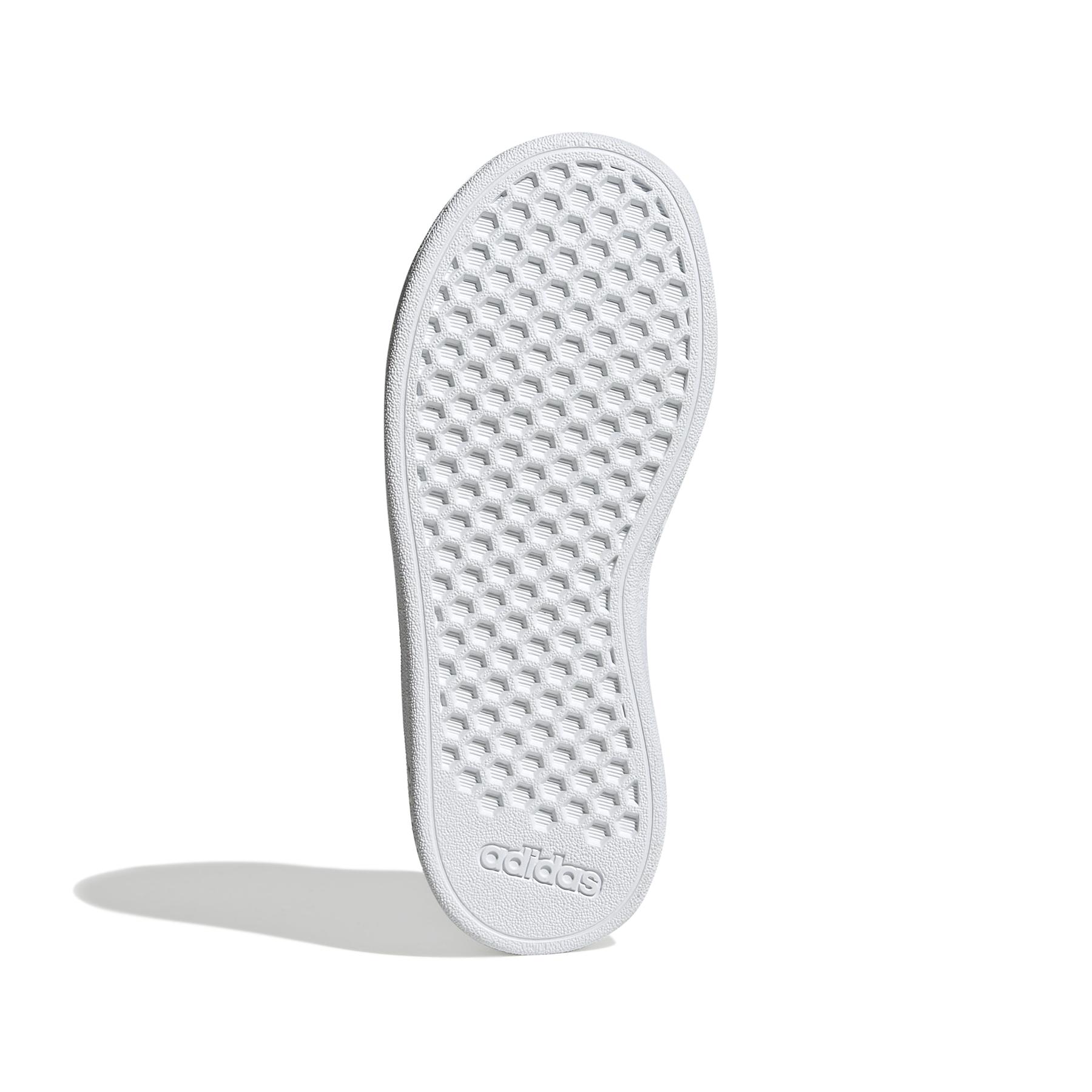 product/a/d/adidas-originals_gw6511_4_footwear_photography_bottom_view_white_000.jpg