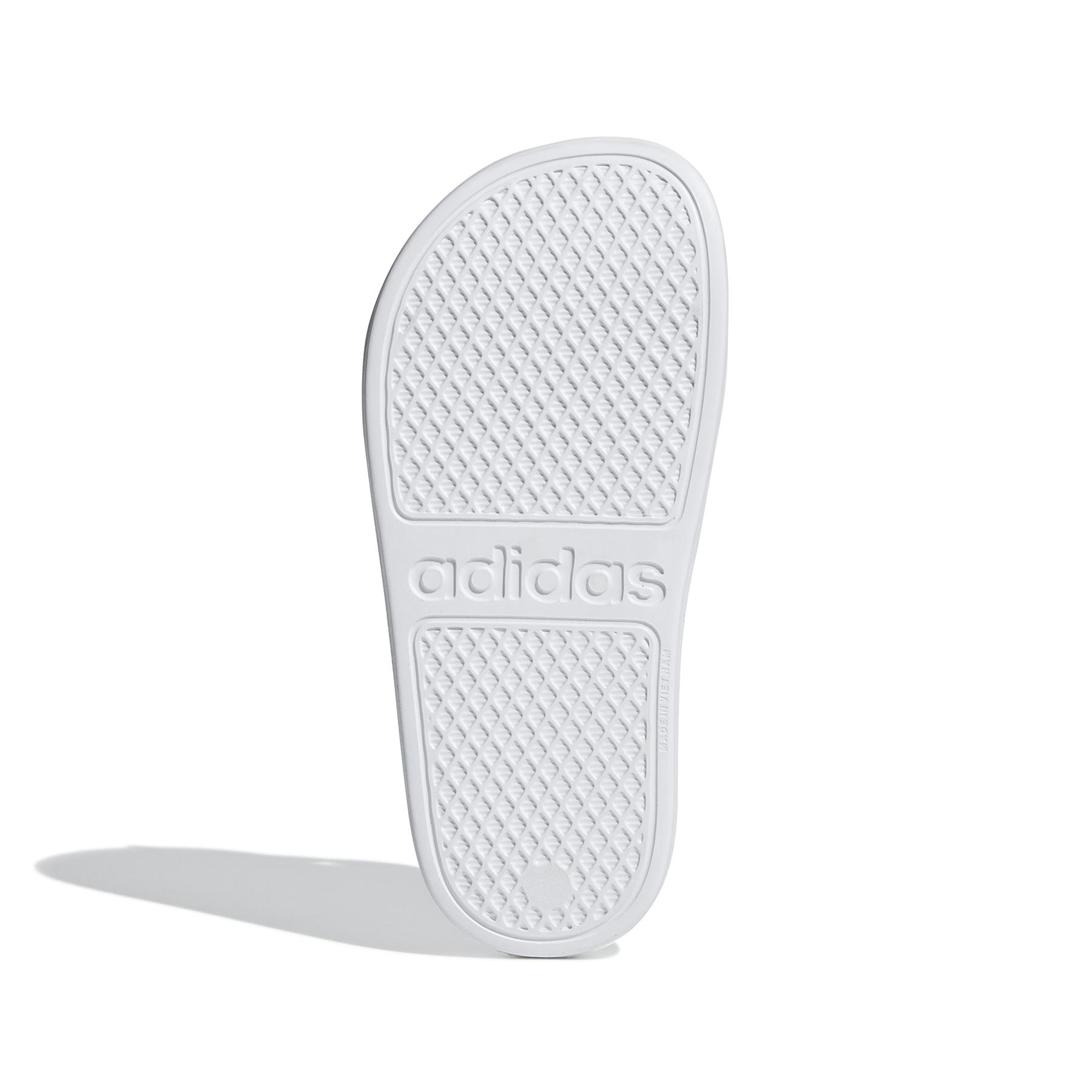 product/a/d/adidas_f35555_4_footwear_photography_bottom_view_white-nw112824.jpg
