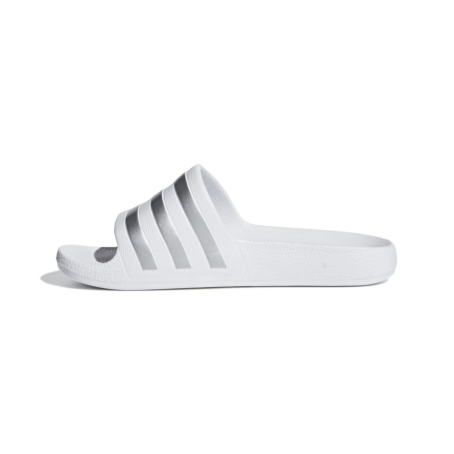 product/a/d/adidas_f35555_5_footwear_photography_side_medial_center_view_white-nw112824.jpg