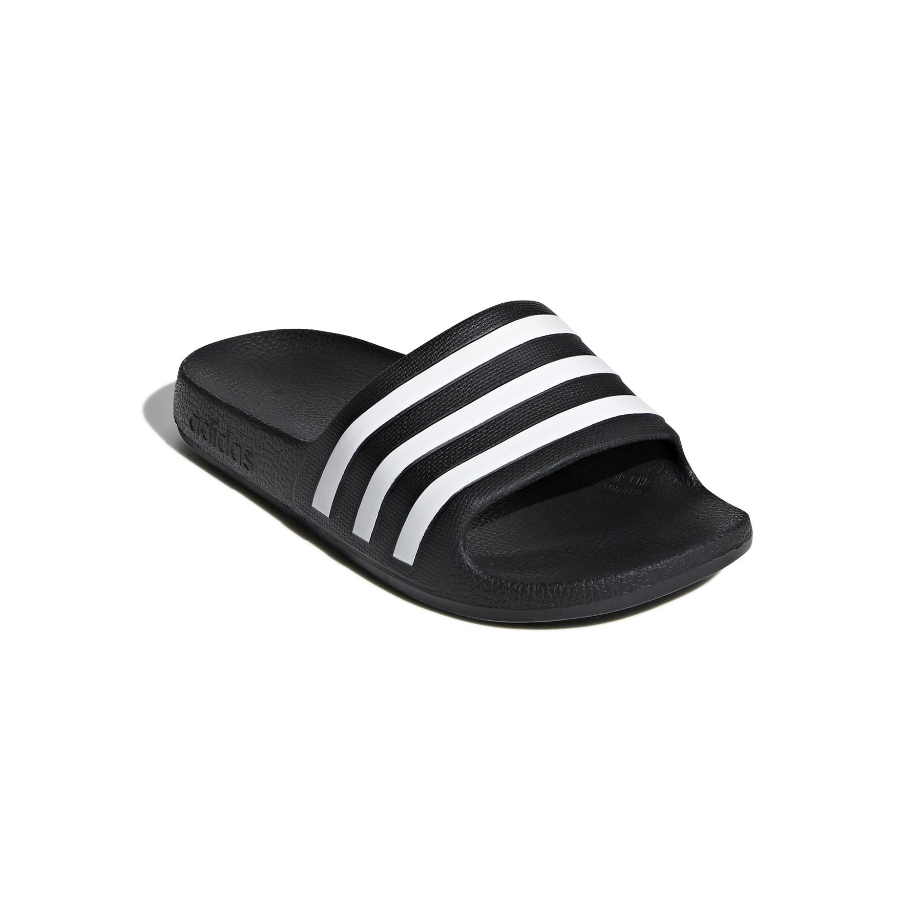 product/a/d/adidas_f35556_6_footwear_photography_front_lateral_top_view_white-nw112824.jpg