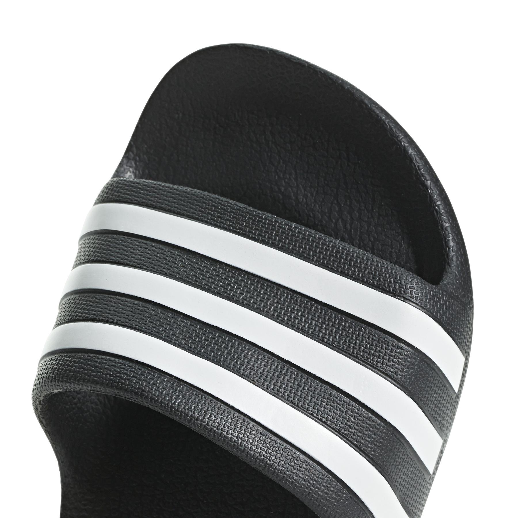 product/a/d/adidas_f35556_8_footwear_photography_detail_view_1_white-nw112824.jpg