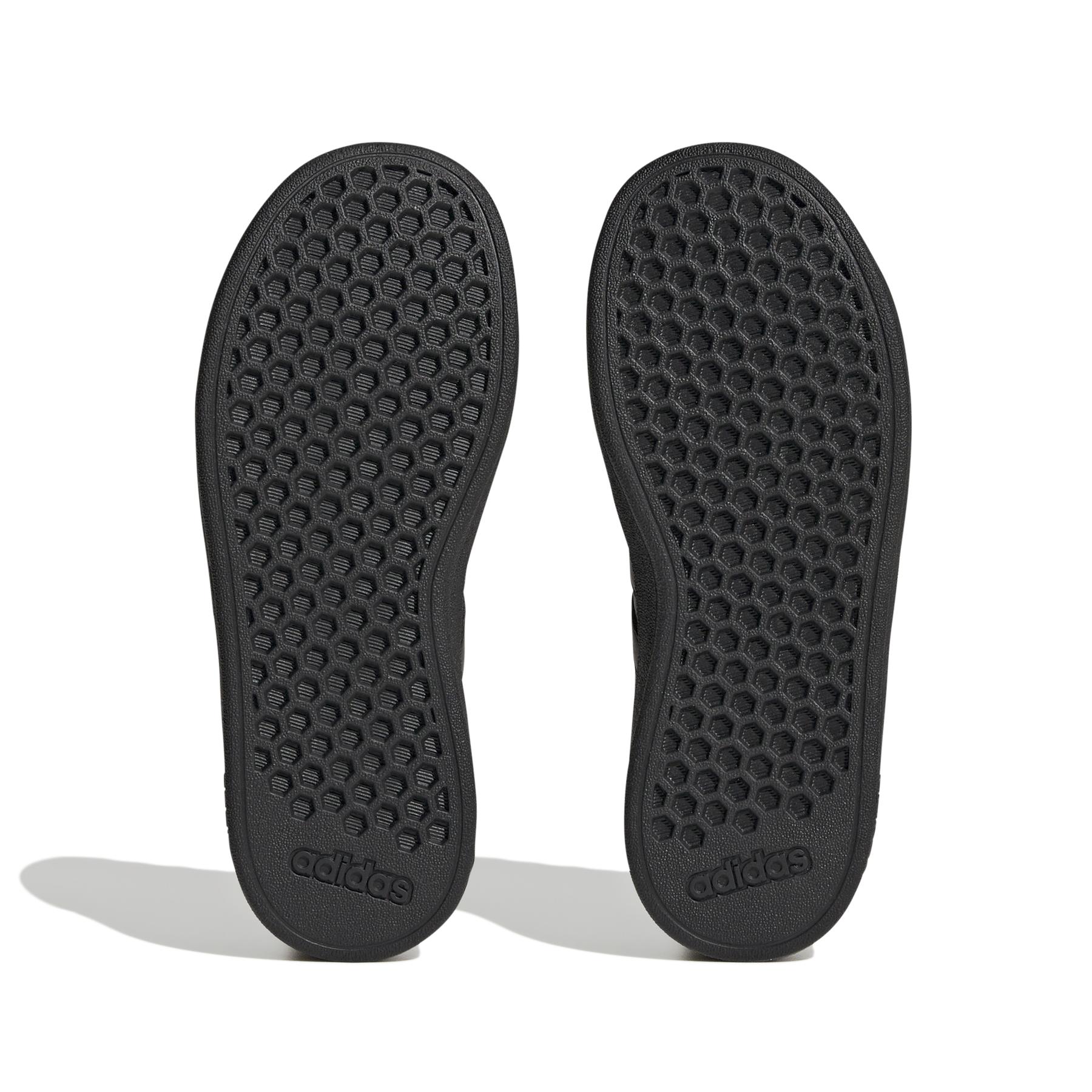 product/a/d/adidas_fz6159_4_footwear_photography_bottom_view_white_000.jpg