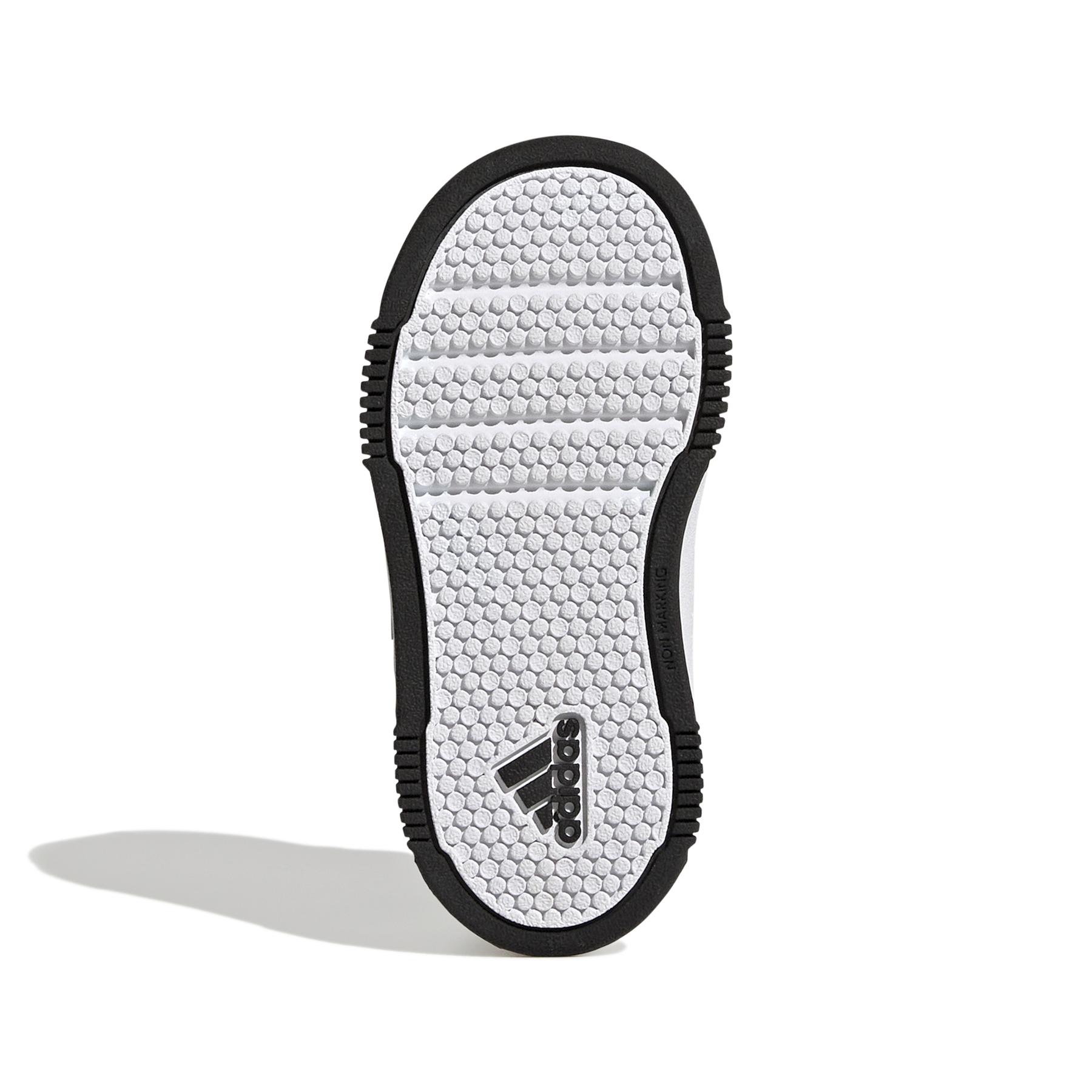 product/a/d/adidas_gw1988_4_footwear_photography_bottom_view_white_000.jpg