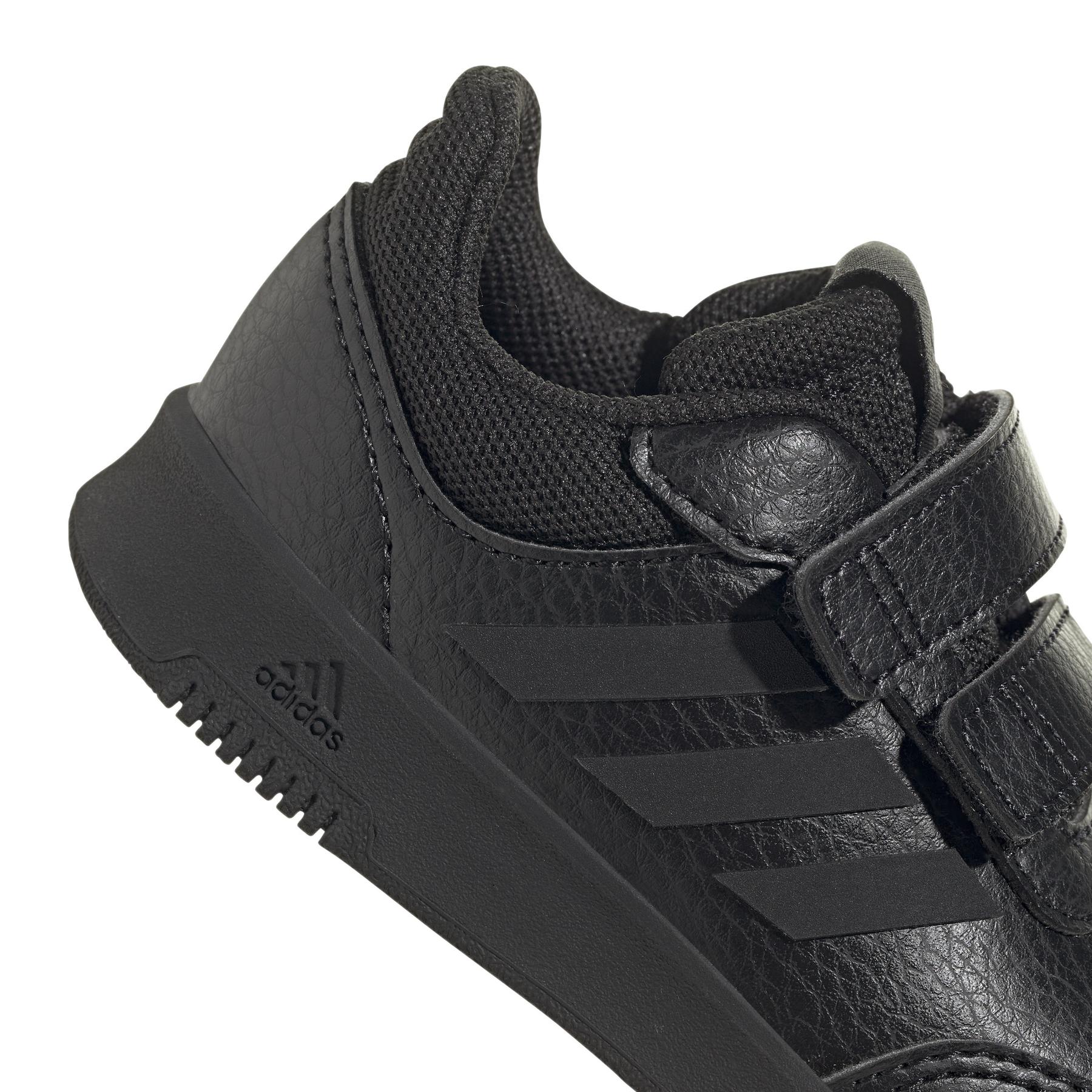 product/a/d/adidas_gw6455_9_footwear_photography_detail_view_2_white_000.jpg