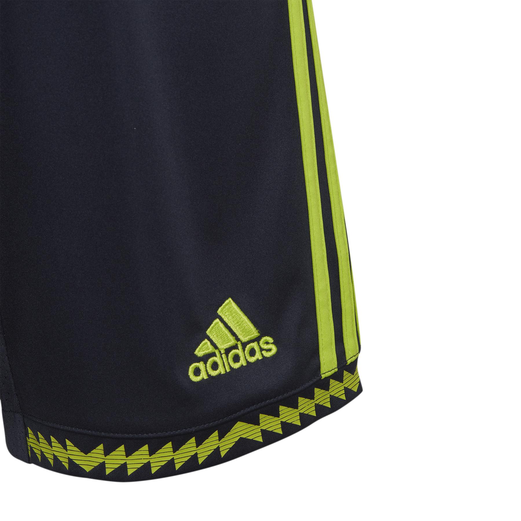 product/a/d/adidas_h64067_4_apparel_photography_detail_view_1_white_xo.jpg