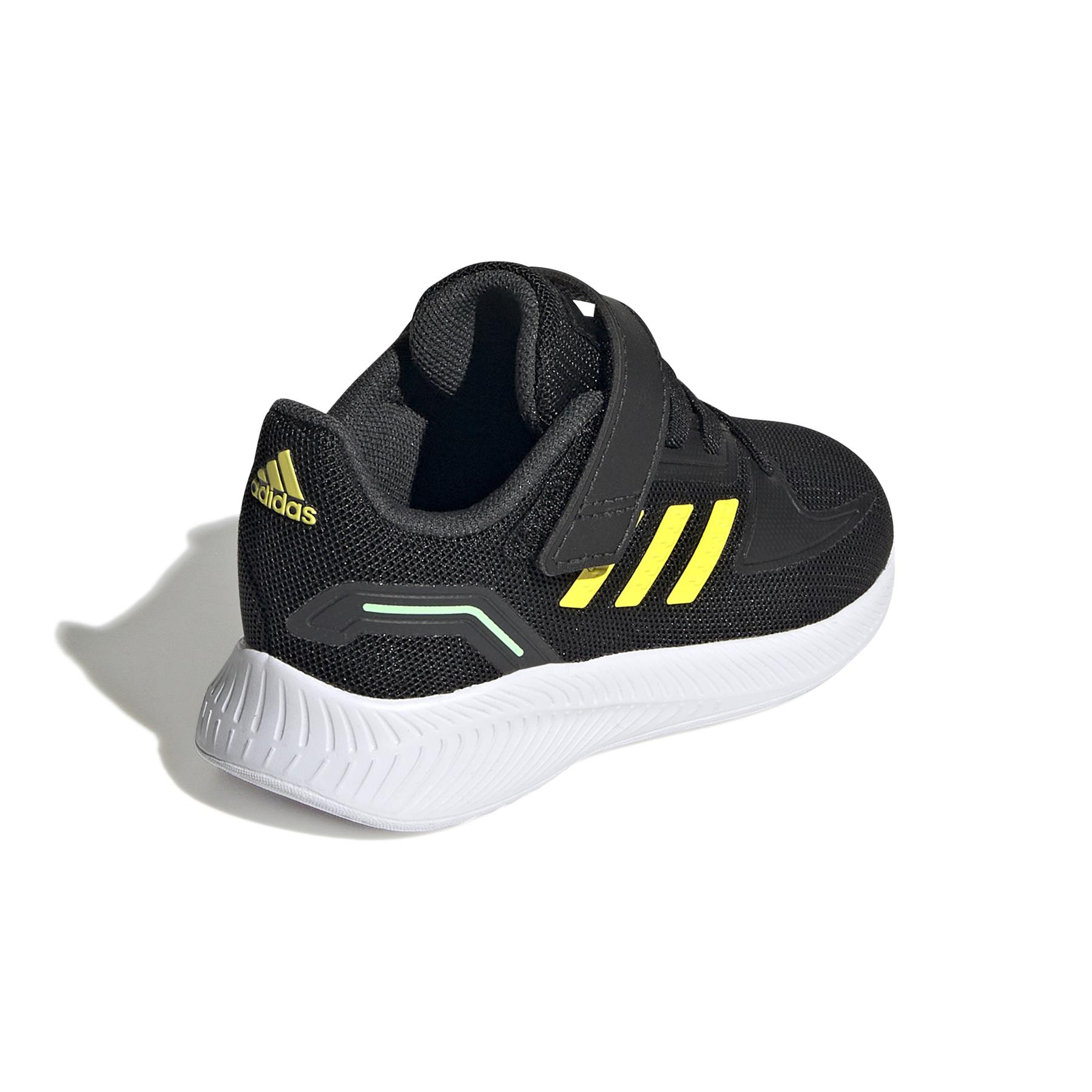 product/a/d/adidas_hr1400_7_footwear_photography_back_lateral_top_view_white_000.jpg