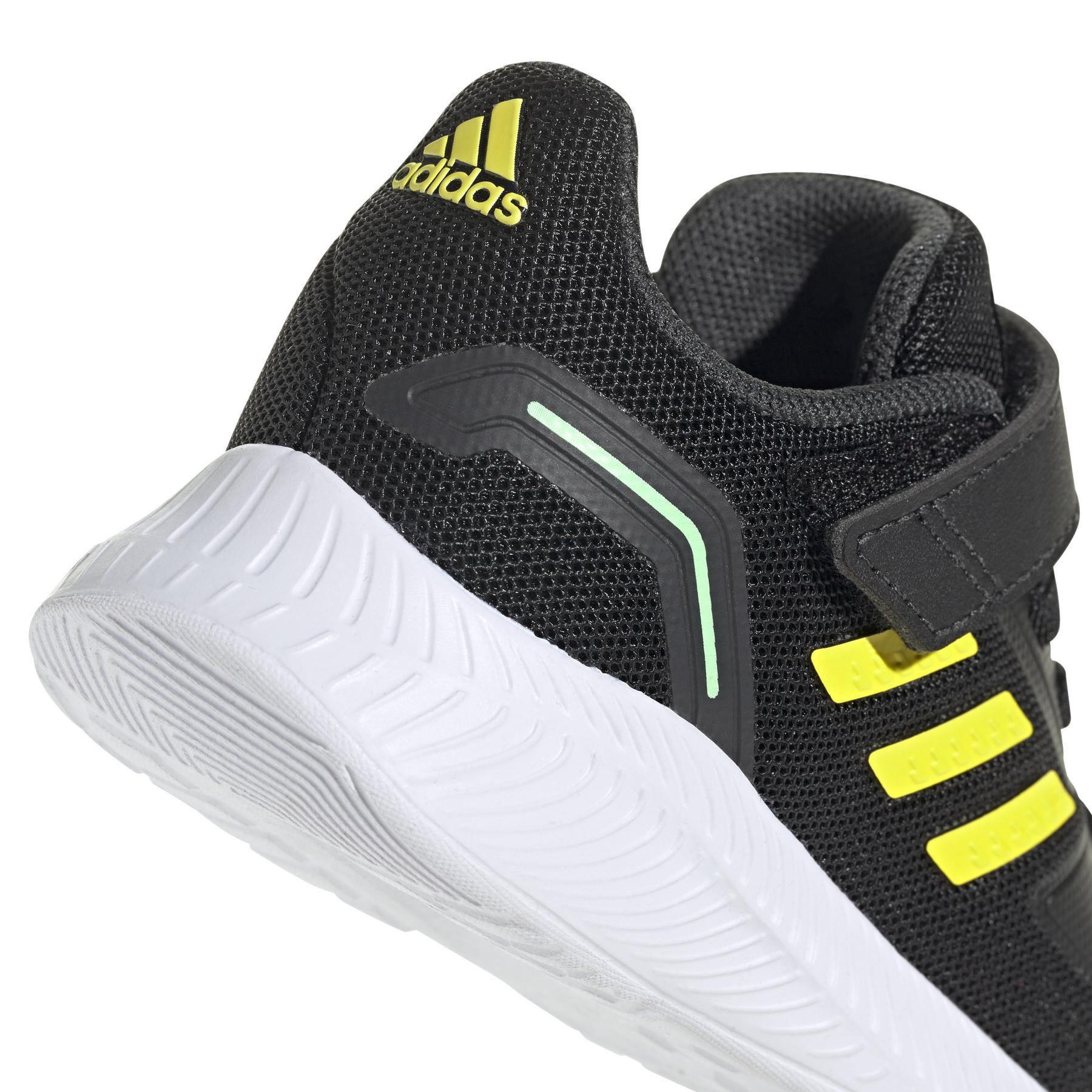product/a/d/adidas_hr1400_8_footwear_photography_detail_view_1_white_000.jpg