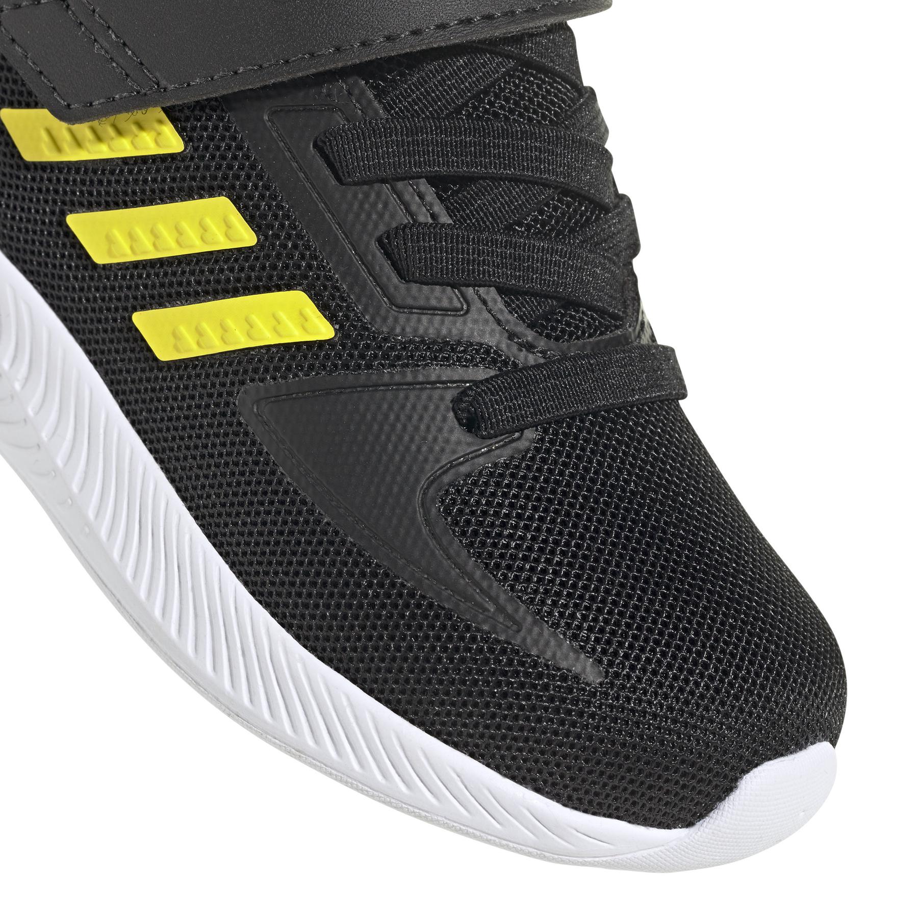product/a/d/adidas_hr1400_9_footwear_photography_detail_view_2_white_000.jpg